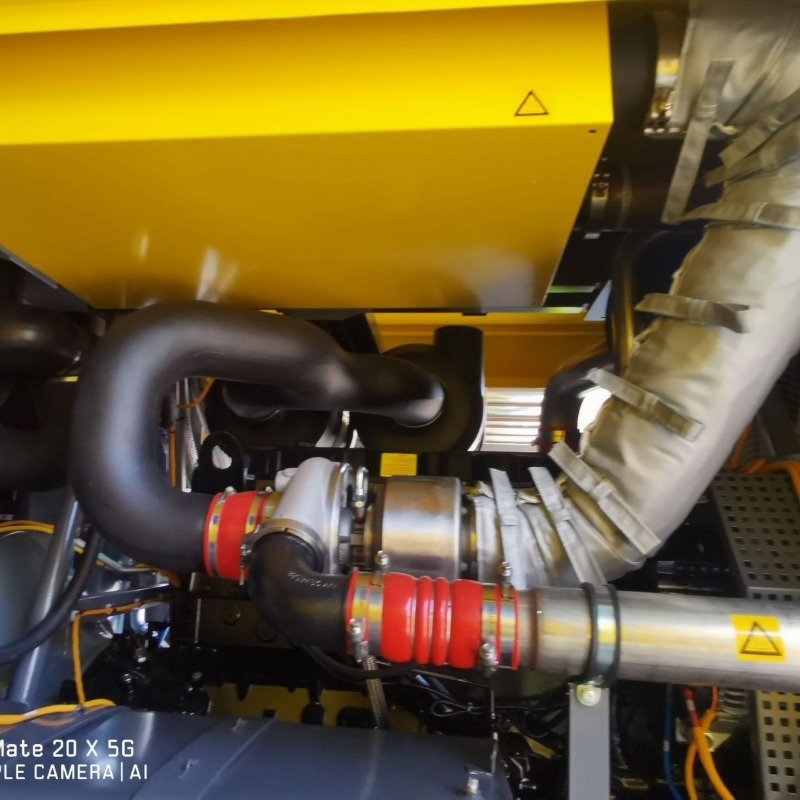 Atlas Copco Cummins Engine Box Type Oil Field Equipments Drilling Series Y1300 Large Mobile High Pressure Diesel Air Compressors