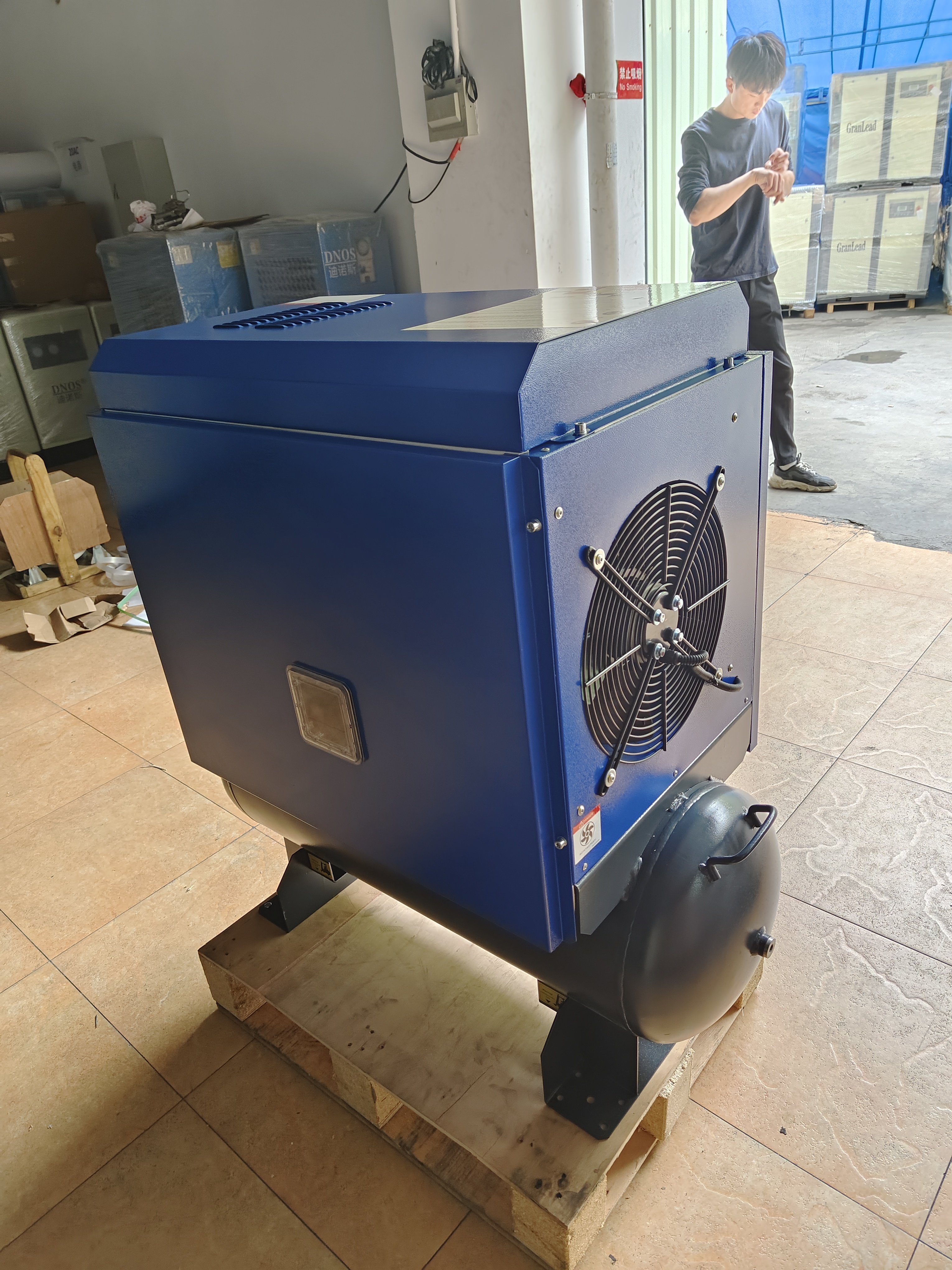Airstone 2-IN-1 7.5KW 10HP Fix Speed Integrated Screw Air Compressor With 300L Air Tank 8Bar 116Psi 380V 50HZ 3PH