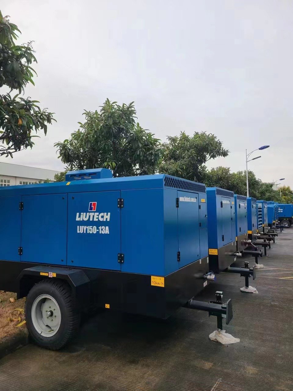 LUY270-18 Chinese Famous Brand Liutech 18 Bar 27m3/min 956 cfm Industrial Air Compressor Competitive Price