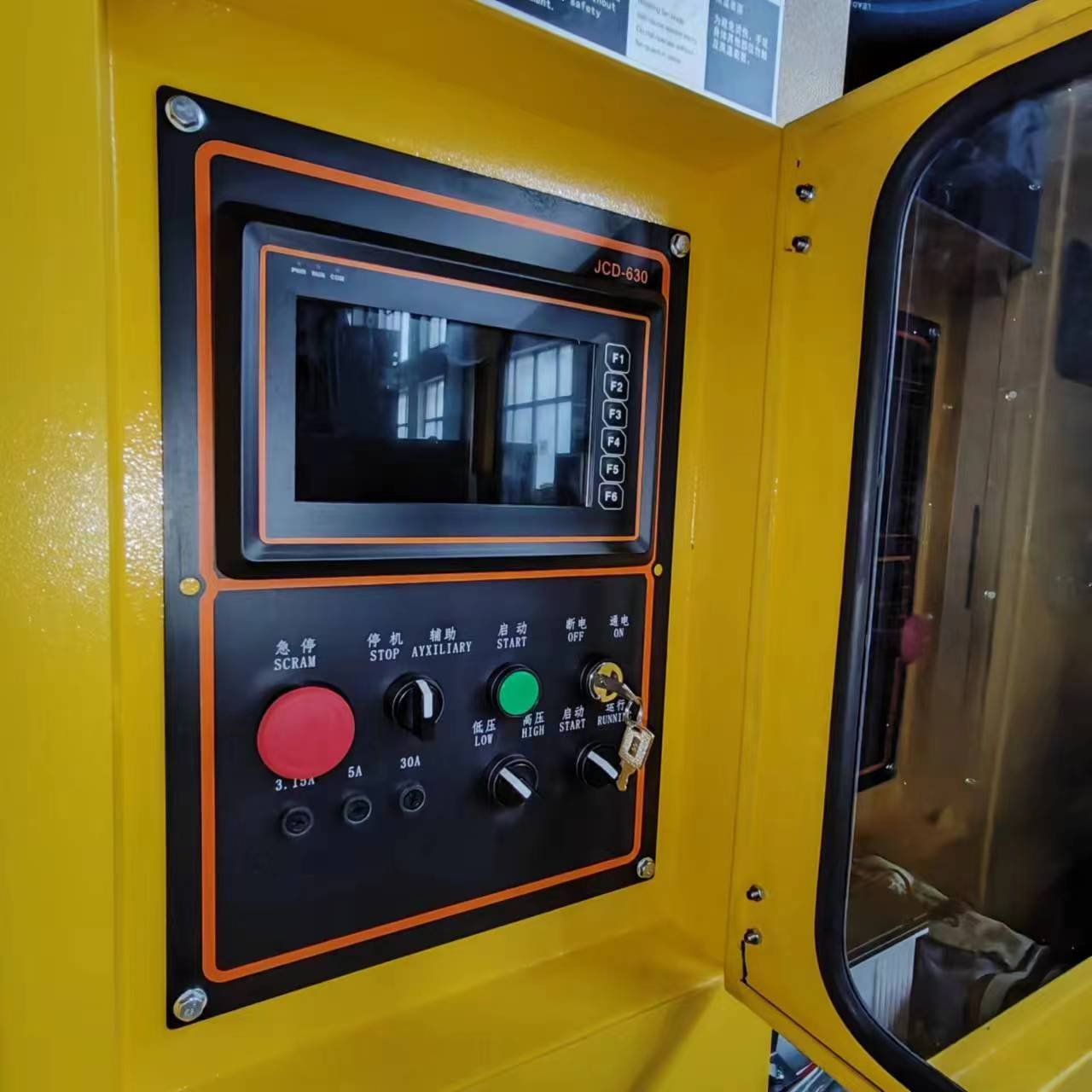 Factory Customized 35bar 350psi 1300cfm Diesel Engine Two Stage Type Screw Air Compressor