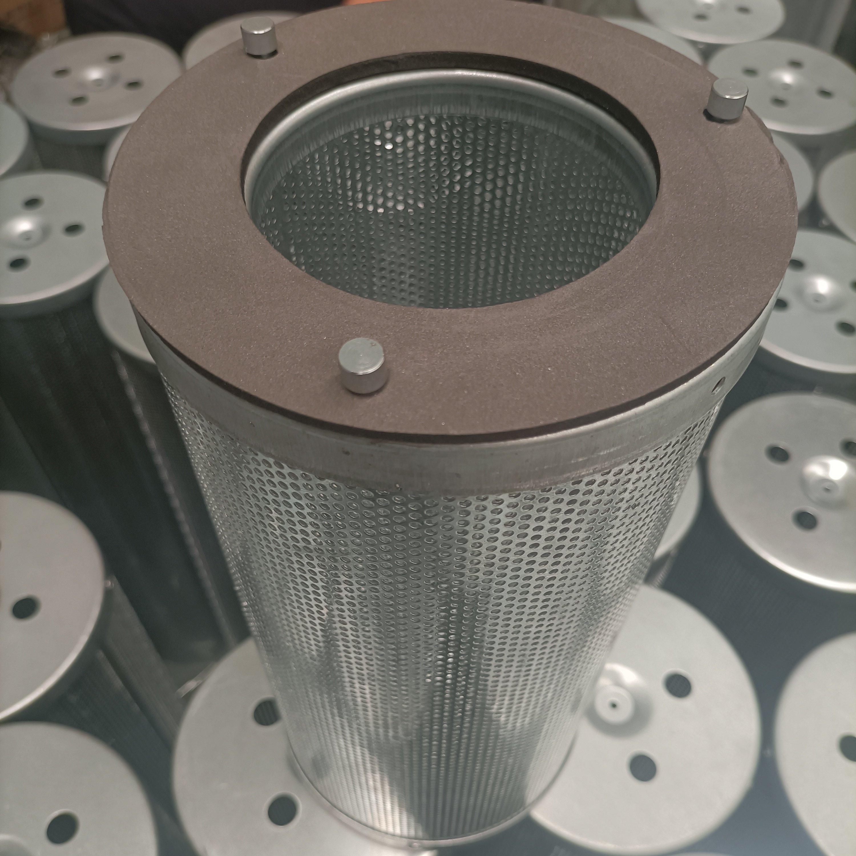 HVAC air Handling System Carbon Filter 145mm X 600mm Canister Carbon Filter Cylinder Semi Conduct Industry