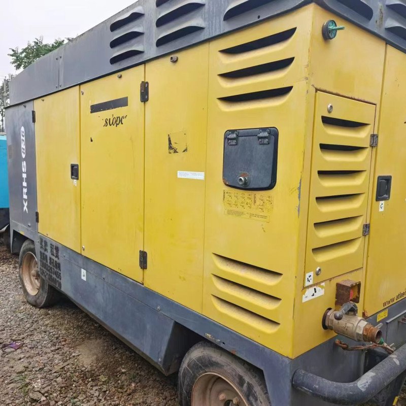 XAVS900 Portable Diesel Screw Air Compressor 14bar24.4m/min 203psi 871cfm Gas Powered 203psi 871cfm Used Construction Mining Air