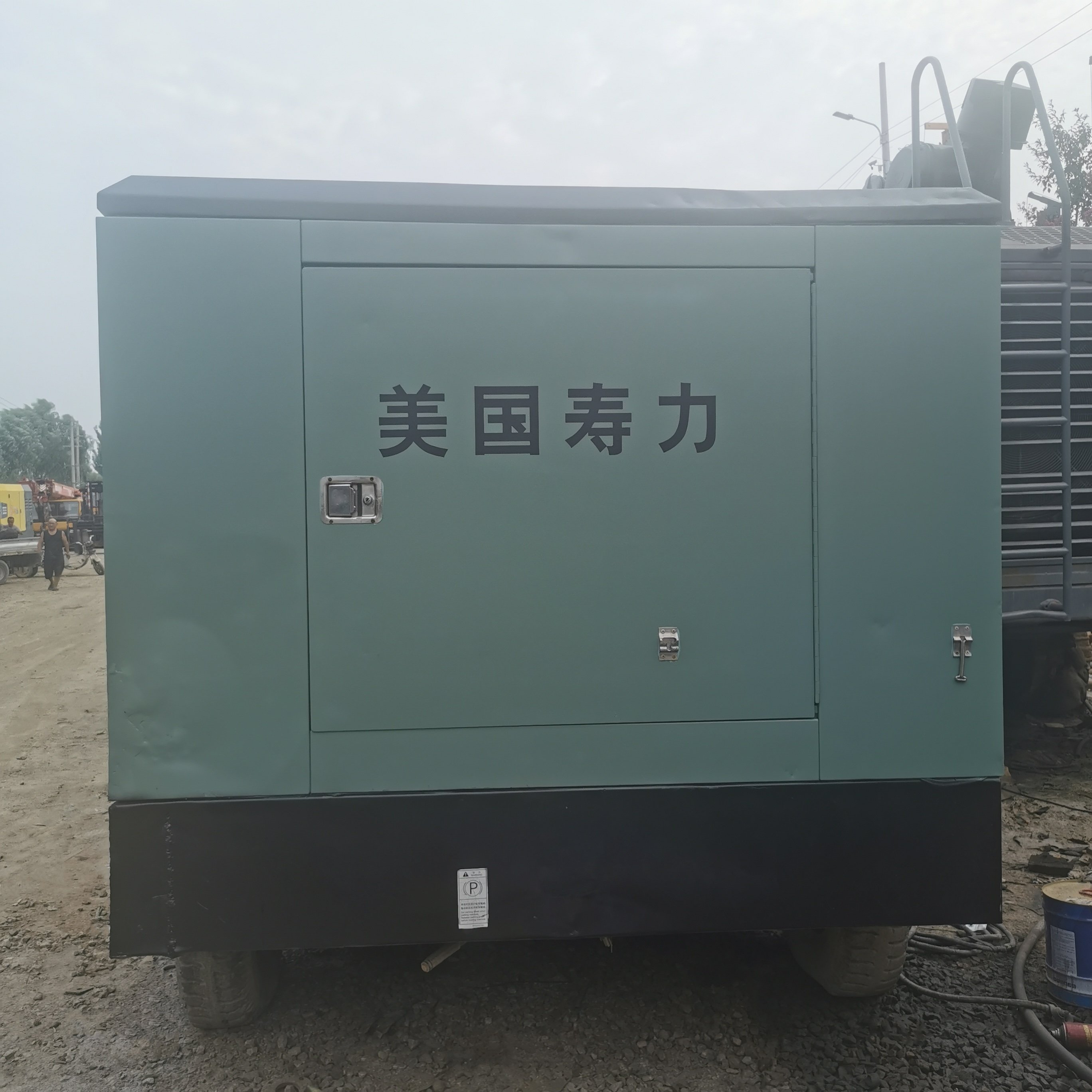 Sullair Used DPQ750XH Small Displacement 13.8Bar 21.2 M³/min FAD Used Screw Diesel Air Compressor for Borehole Machine