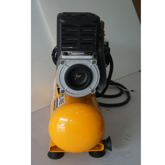12V High Efficiency Long Duty Cycle DC Oil Free Solar System Mini Air Compressor with 8 Liters tank & Low Pressure Auto Cut off