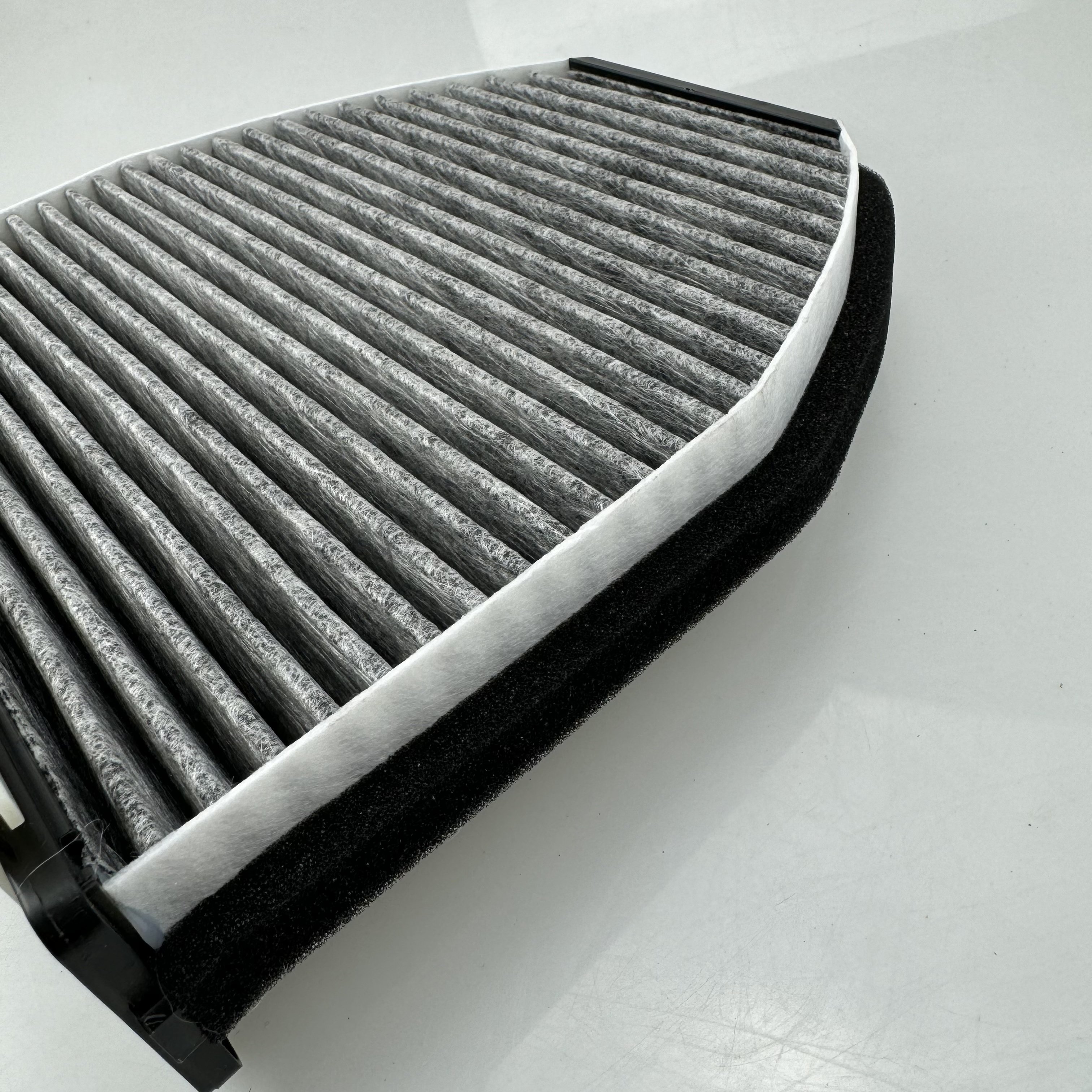 High-quality Filters and Wholesales Auto Parts Activated Carbon air Conditioning Filters CUK29005 2128300018 A2048300518 WP9335