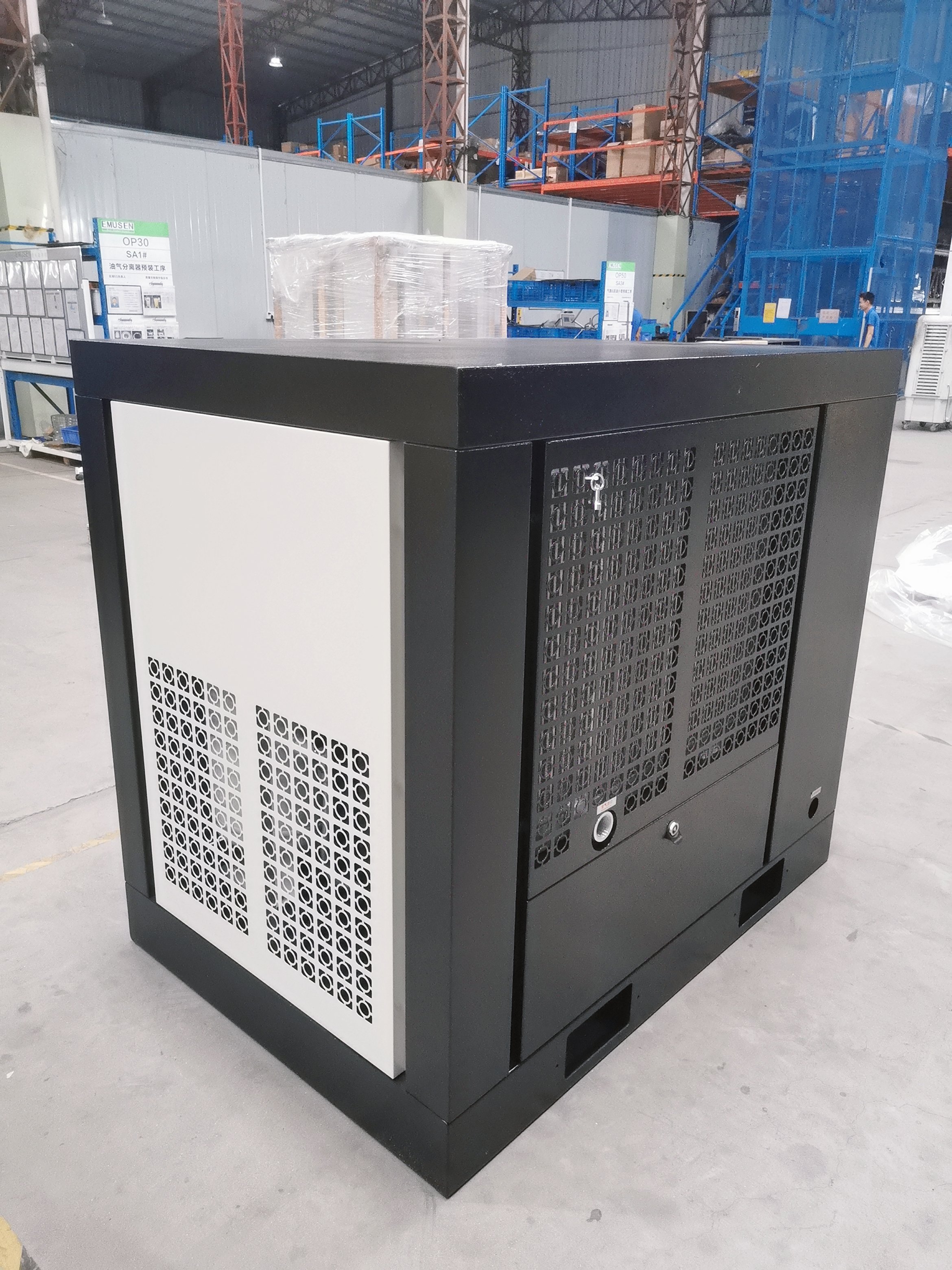 Low Pressure Industrial Use air Cooled One Stage Screw air Compressor 7 / 8 /10 Bar 7.5 / 11 / 15 / 22 / 37 / 45 / 55 kw