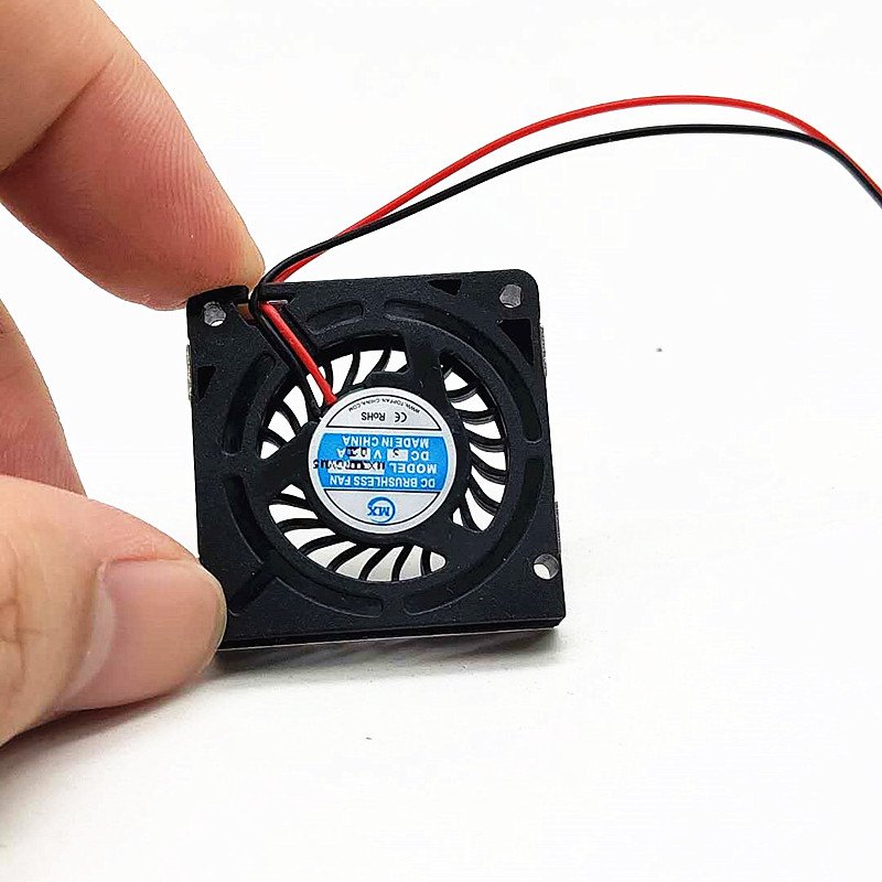 Customized 5V Mirco Fan 10000rpm 1.18CFM 30*30*7mm Electronic Mini Blower Fan for UAV