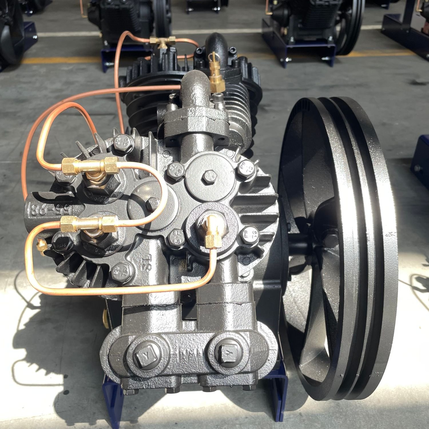Factory Supplier 100% Copper Wire 380V Motor Base Mounted Air Compressor for Export