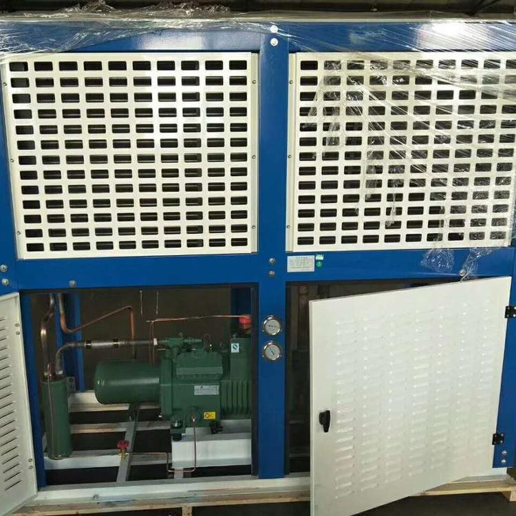 Air-cooled Condensing Unit 25HP Semi-hermetic Piston Compressor with 240 Square Meters V-box Type Condenser Model No. 6WS-2500