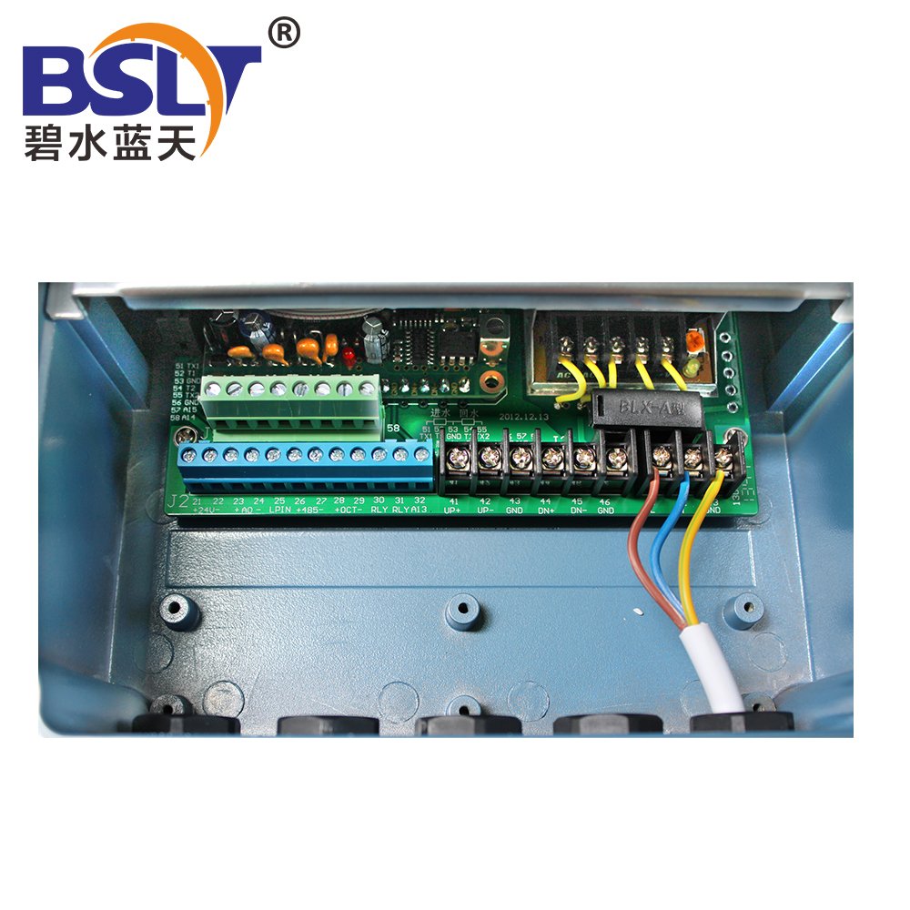 Portable Ultrasonic Flowmeter for Liquid Water Oil-Customized OEM LCD Display Flow Meter Plus-Minus Calibration for Measurement