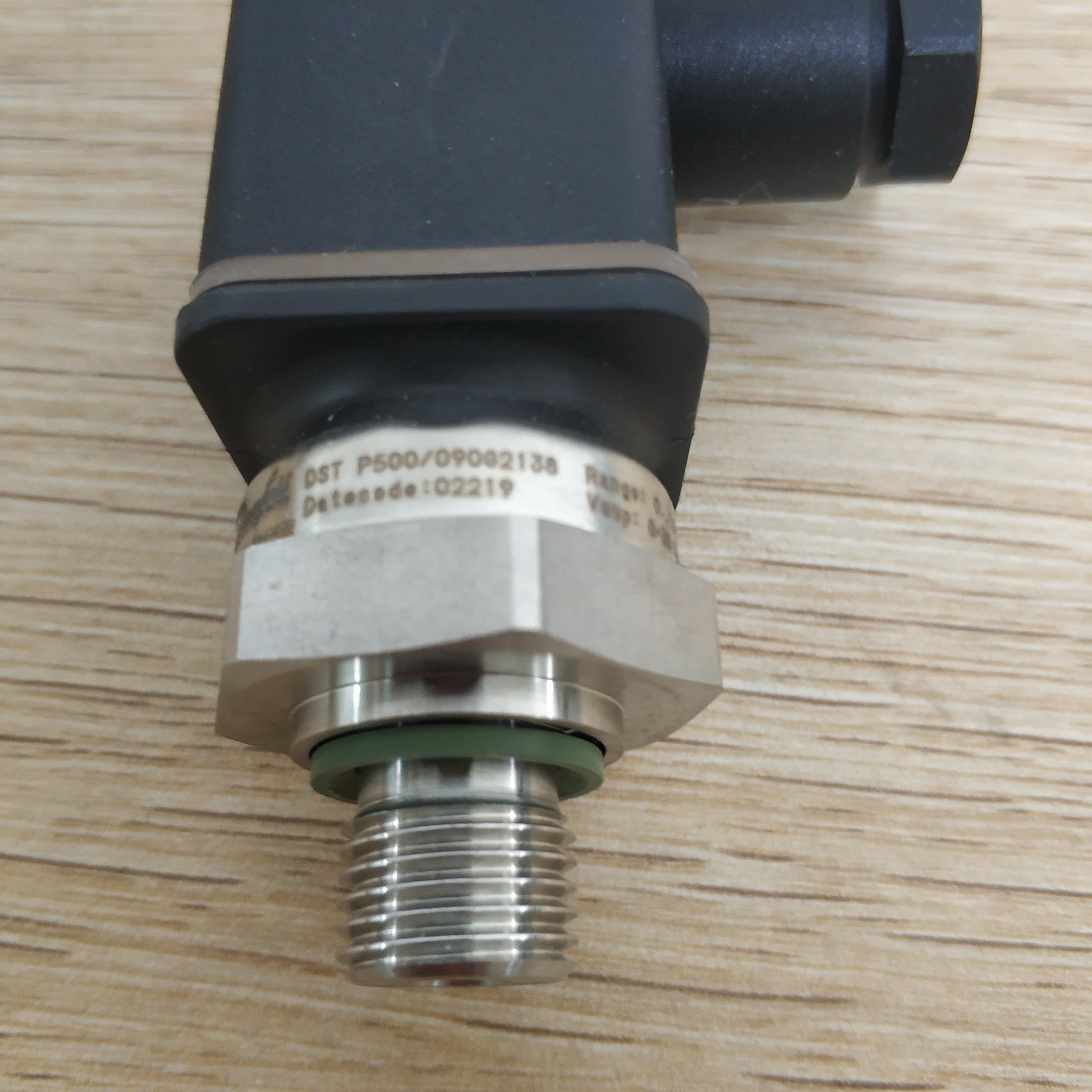 Danfoss DSPT 500 090G2138 Pressure Transducer with Inductive Switches for Air and Water Applications