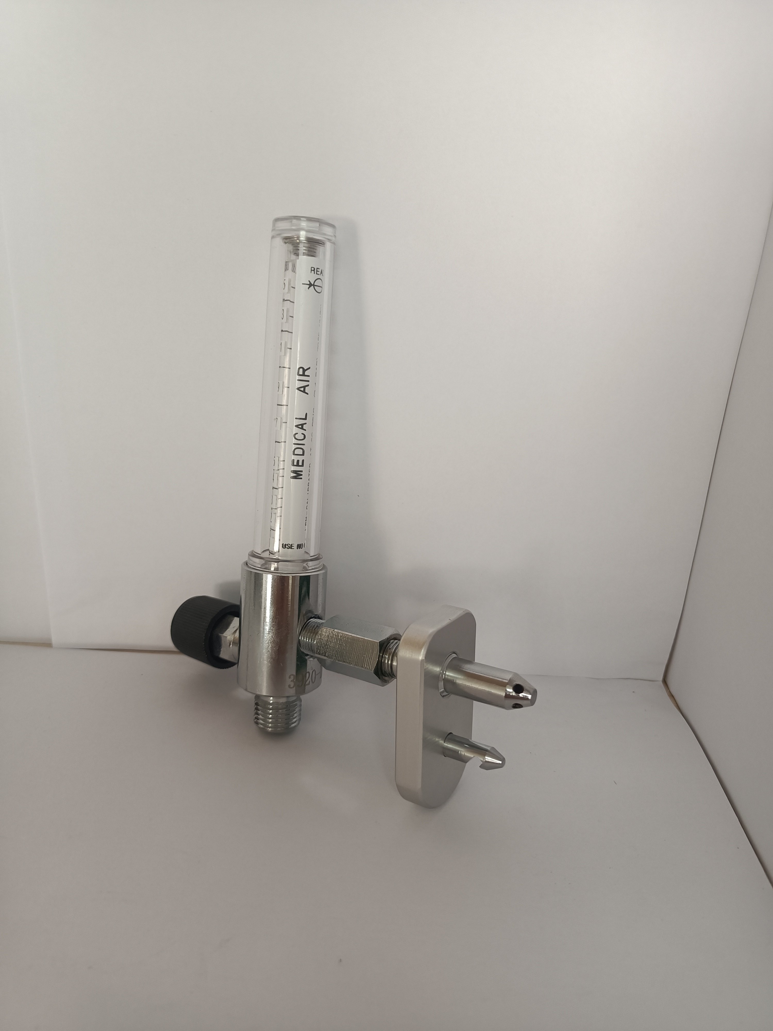 Hot Sale Medical Oxygen Regulator with 0-15LPM Flowmeter and Humidifier