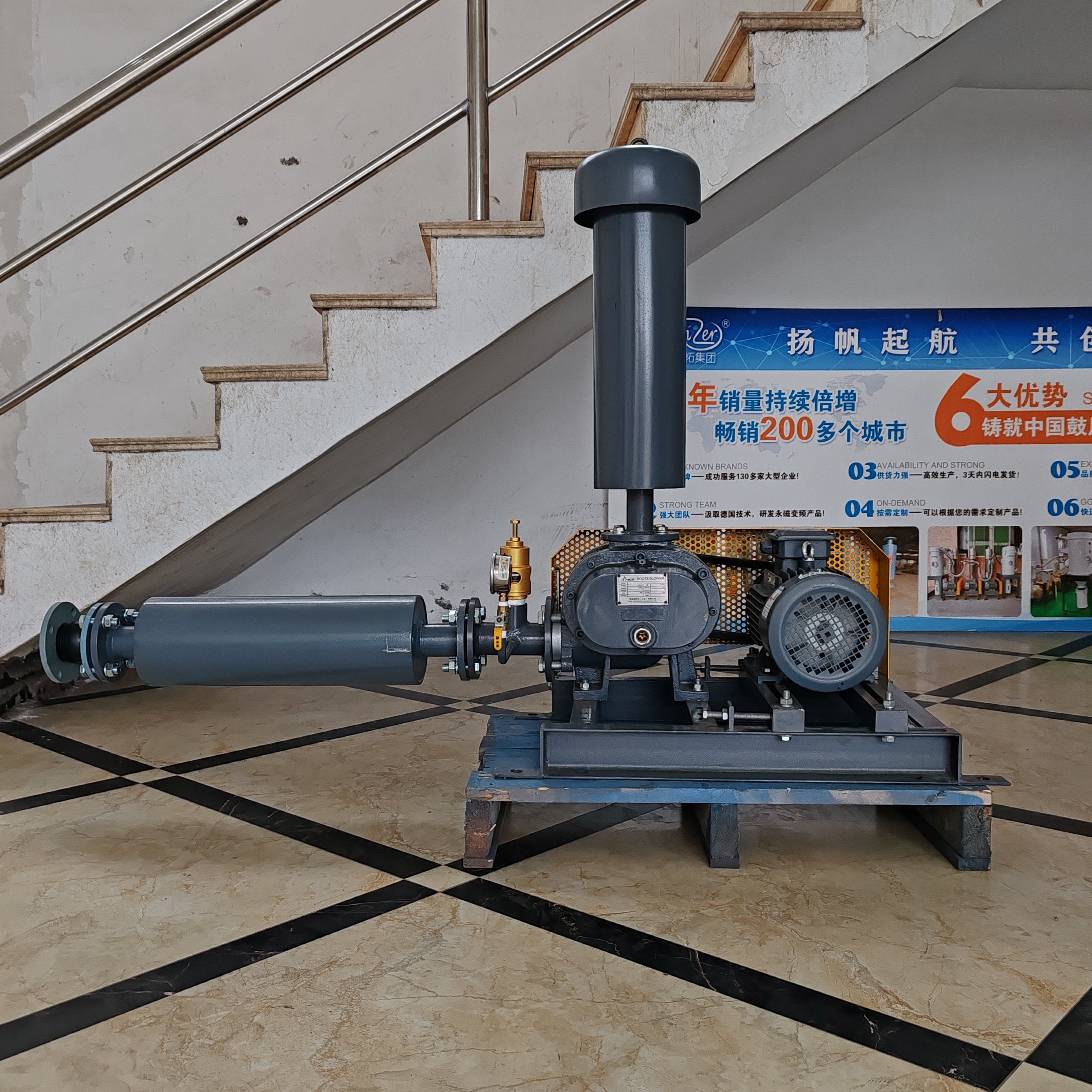 High Performance Three Lobe Roots Blower Big Air Flow Electric Air Source for Pneumatic Conveying Industry