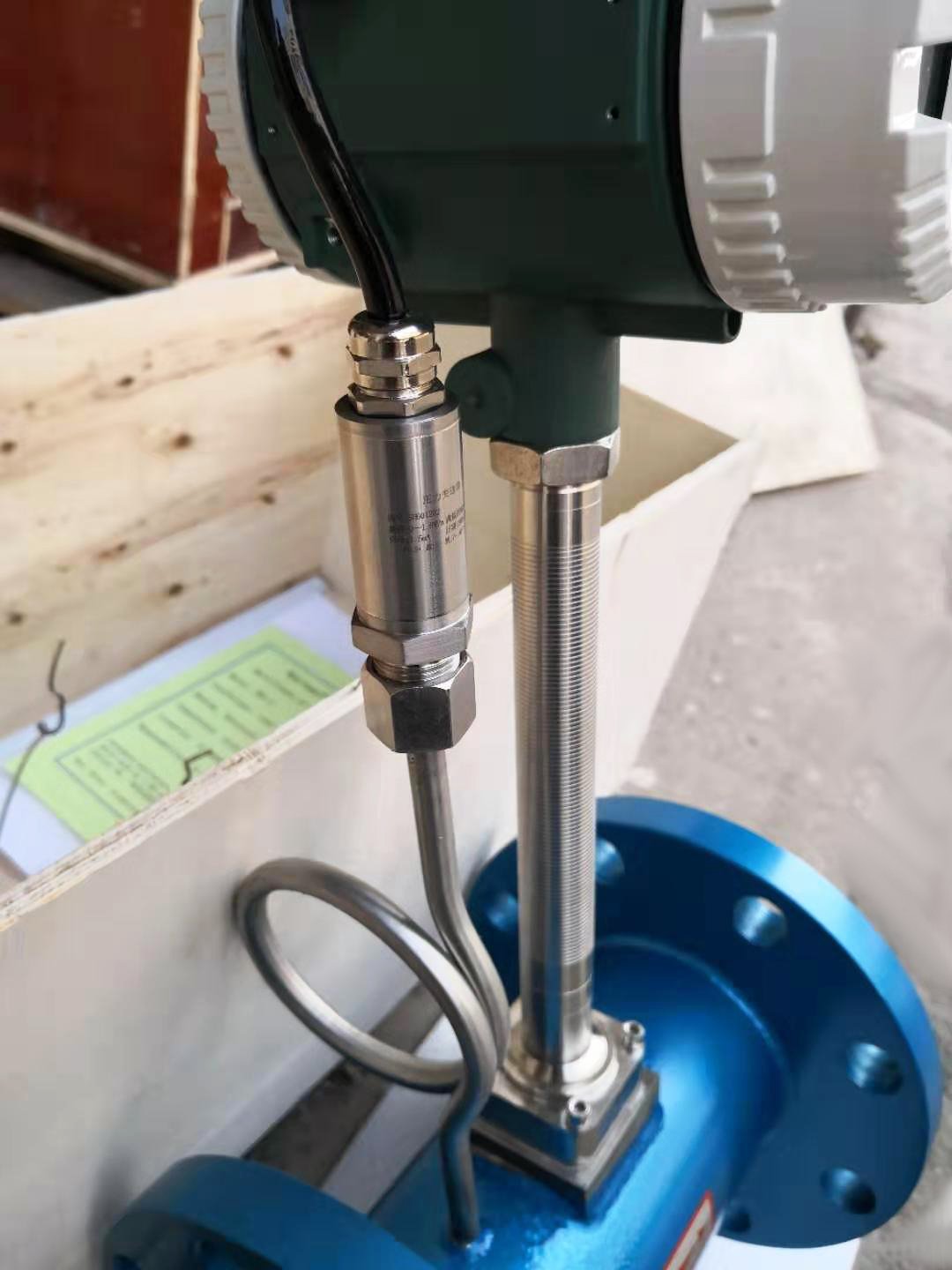 DN 100 Digital Vortex Flowmeter Sensor Stainless Steel Construction for Water Oil Air Gas Natural Steam with Pulse Signal Output