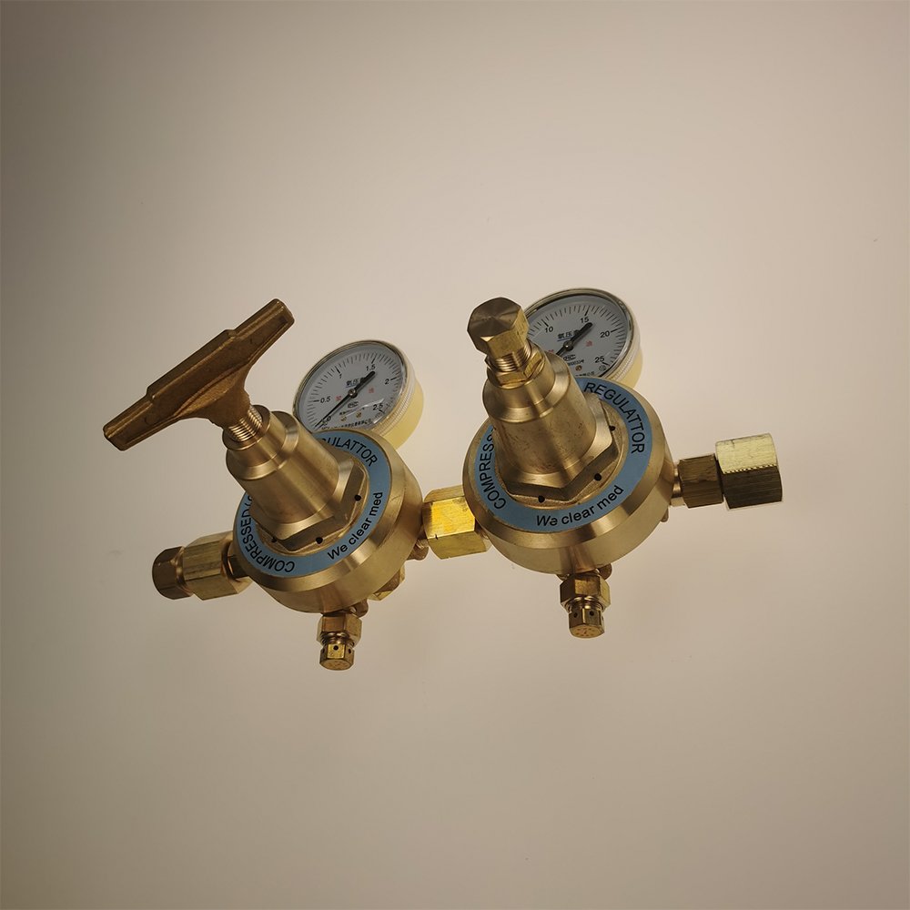 High Quality N2 Gas Pressure Reducer Brass Material Oxygen Cylinder Regulator with Flow Meter