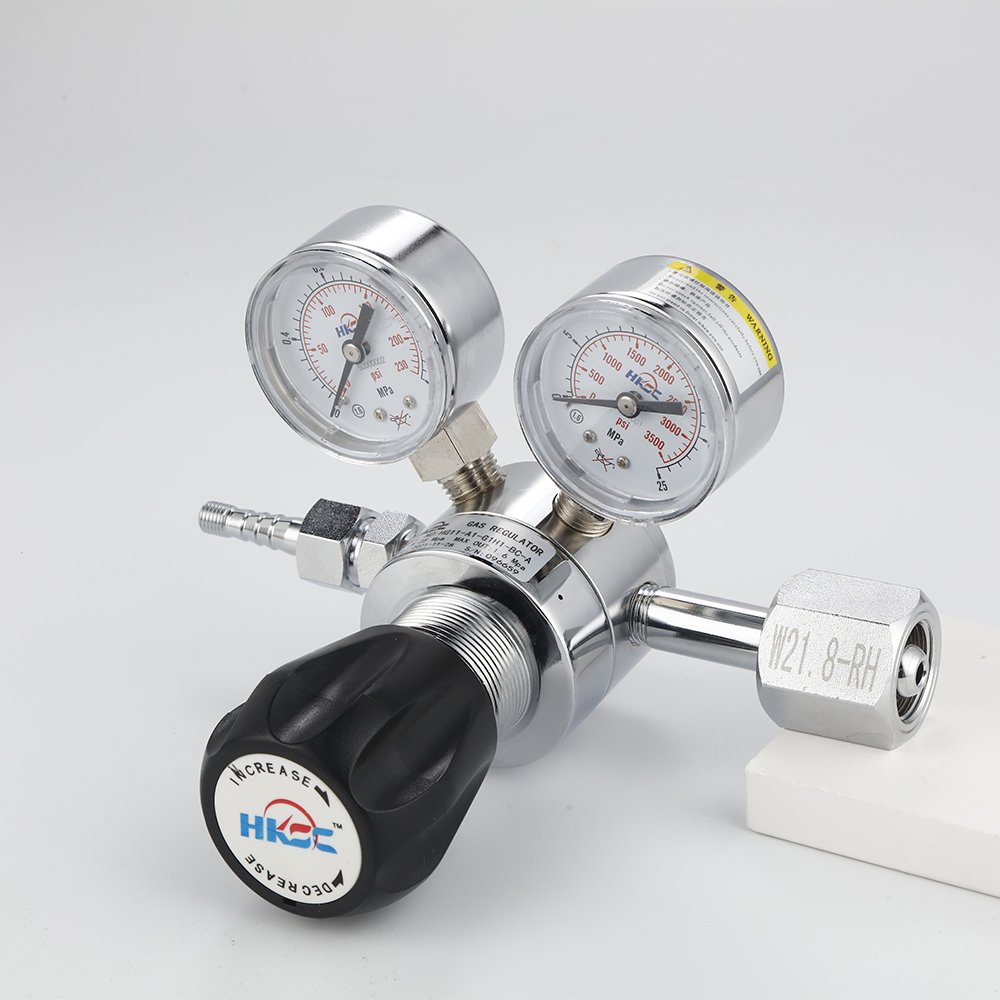 High Precision Brass Chrome Plated Pressure Regulator 1.6KL Gauge Accuracy Oxidation Resistant for LPG/Propane Industrial