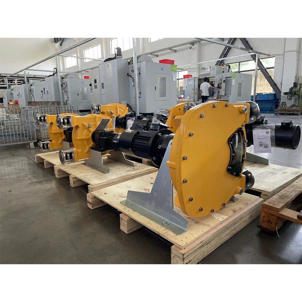 Lightweight Cellular Foam Concrete Pump with Large Flow Peristaltic Hose for Large Volume Applications