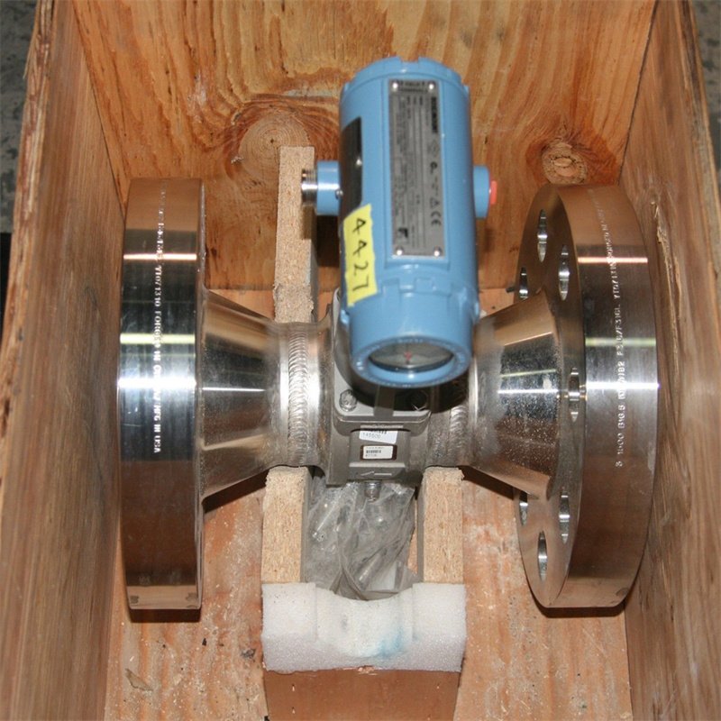 RosemountT Vortex 8800DF030SA1N1D1K5M5 Flow Meter FLANGED * NEW in BOX *