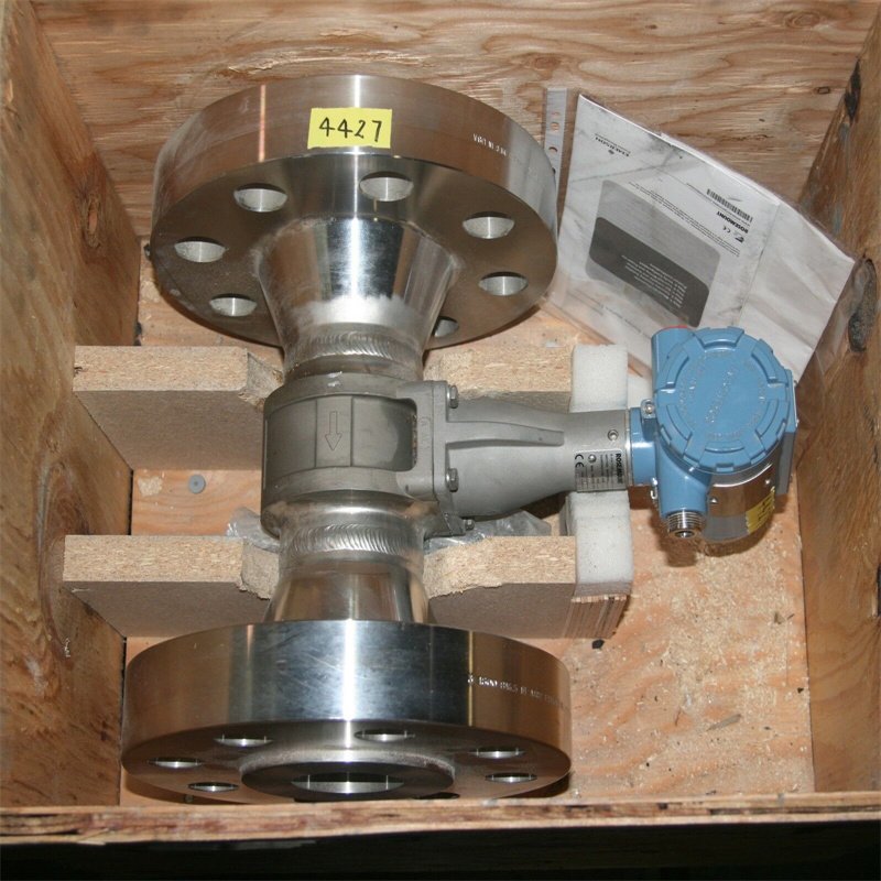 RosemountT Vortex 8800DF030SA1N1D1K5M5 Flow Meter FLANGED * NEW in BOX *