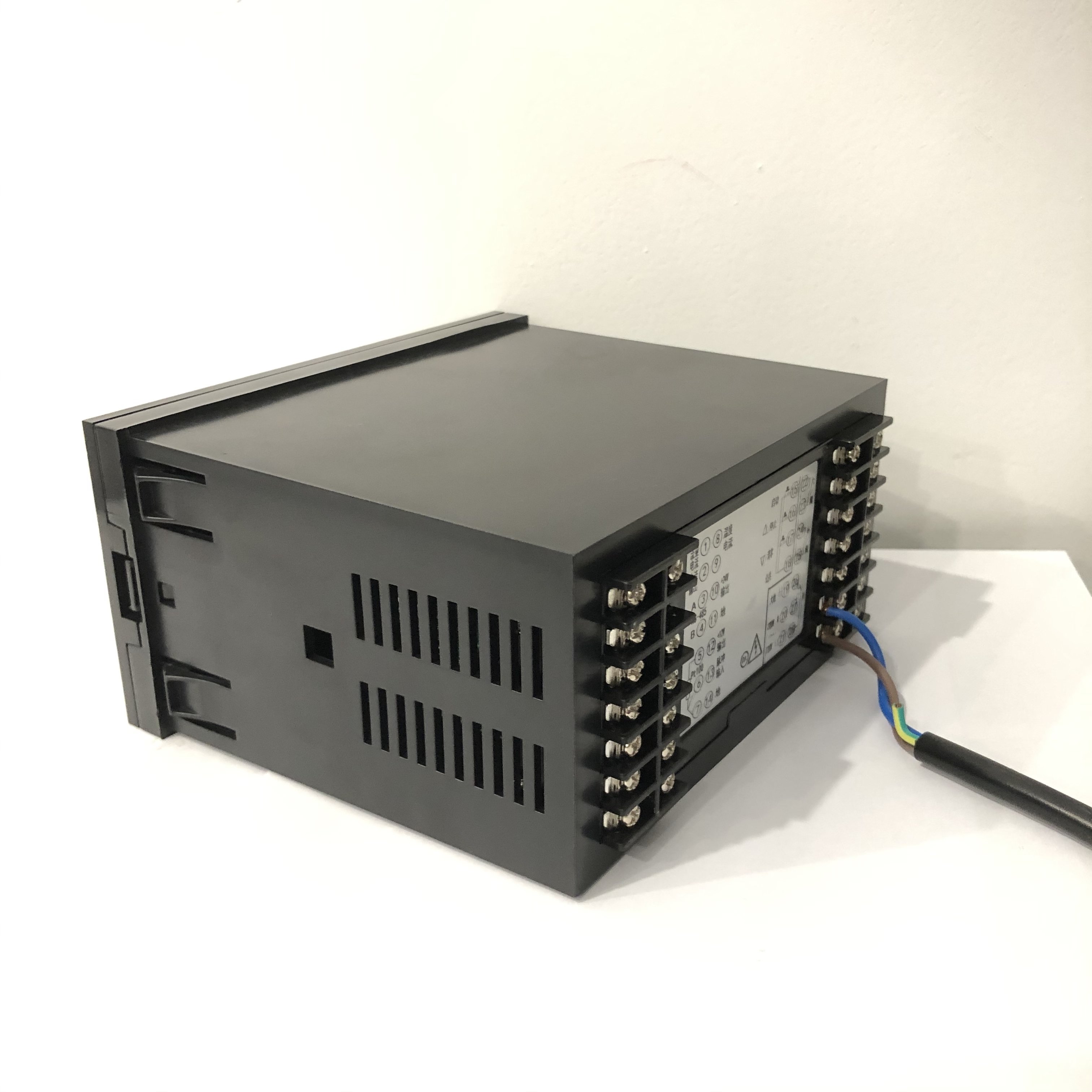 Quantitative Batch Controller Totalizer Flow Meter Digital LCD Display Connect to the Turbine signal Collector Filling Issuing