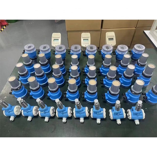 Ultrasonic Flow Meter Electromagnetic Flow Meter Handheld Clamp on Flowmeter