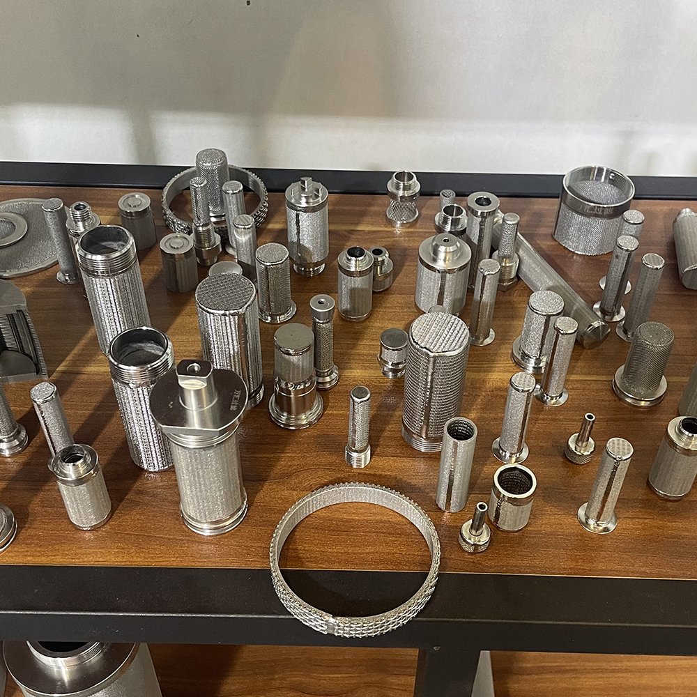 Customized 1 Micron 316L Stainless Steel Sintered Metal Wire Mesh Filter Cartridges 5 Layers Efficient Air Filter Supplies