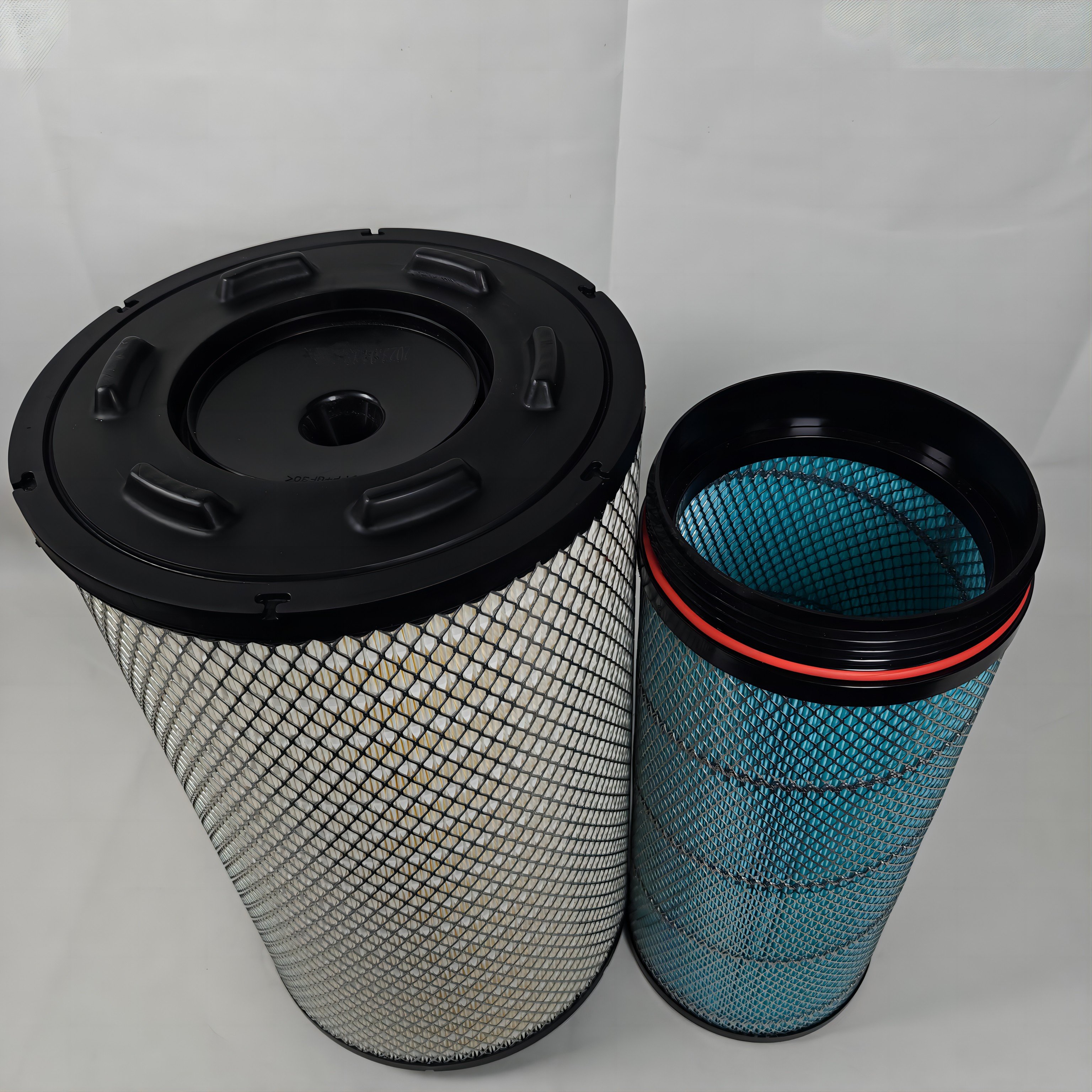 Factory Sales Engine Spare Parts C271250/1 Air Filter Element AF25896 Truck Air Filter for Heavy Duty Air Filter Replacement