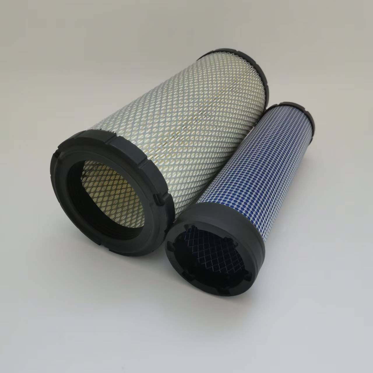 Heavy Truck air Filter P822768 P822769 air Filter Engine Parts Fuel Filter Element for Excavator
