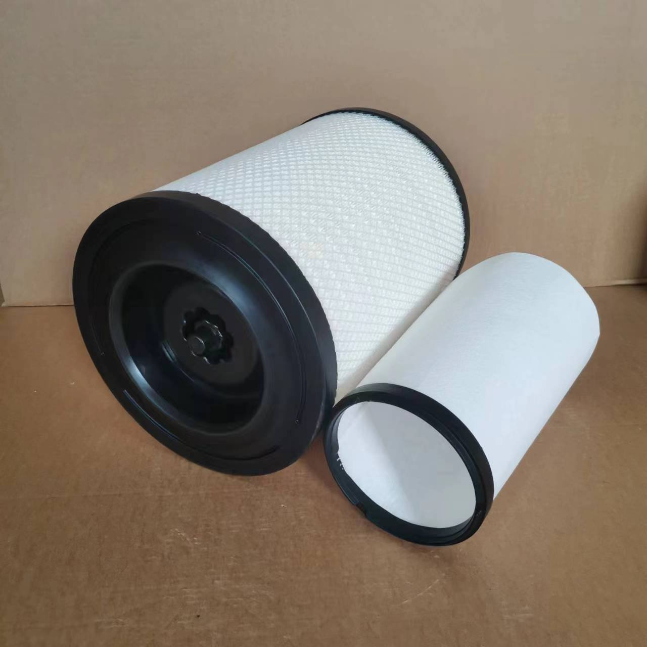 Distributor Price Truck Engine air Filters 21337443 1693755