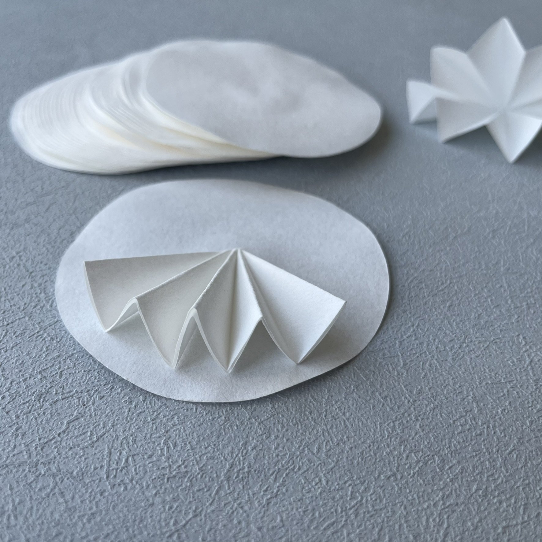 100 Filter Paper 9-15cm Qualitative Medium Speed Round Paper Lab Filtration