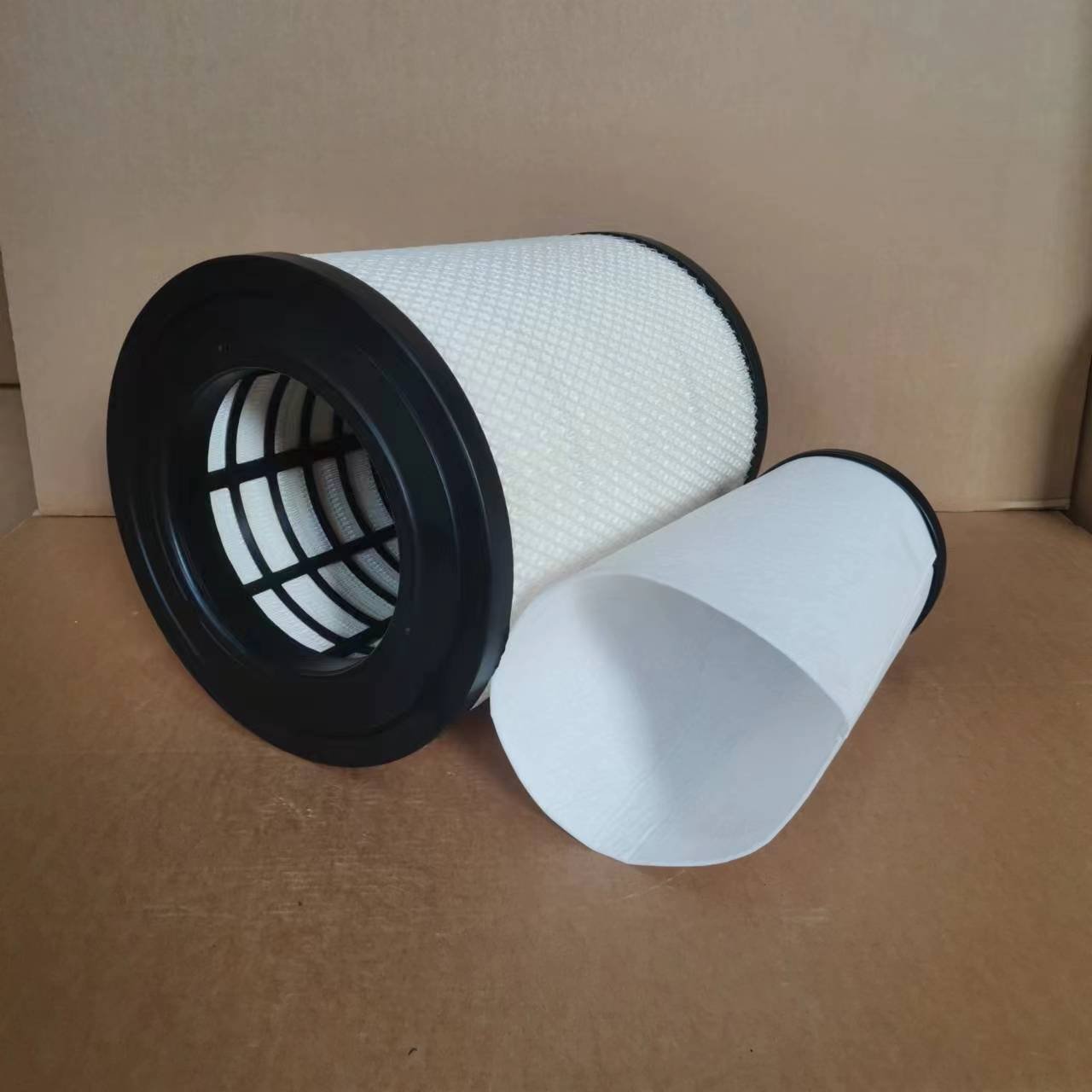 Lowest Price Heavy Trucks air Filter 21337557 21693755 21337443