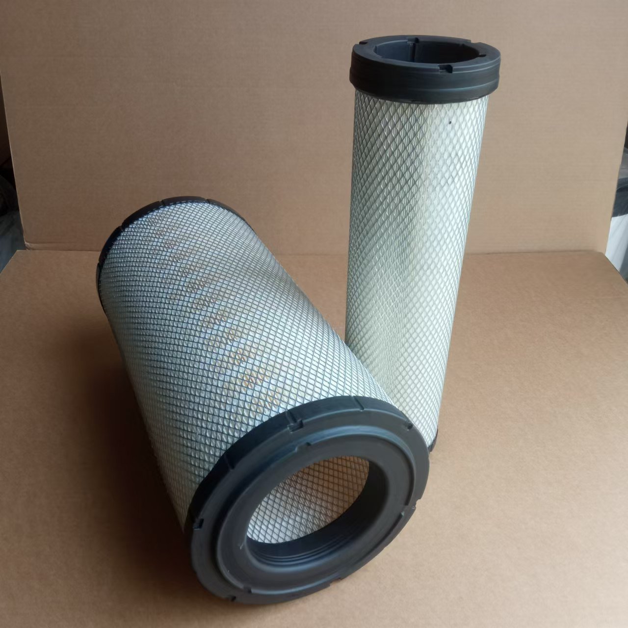 High Quality Air Filter 600-185-4110 and 600-185-4120 Engine Truck air Filter
