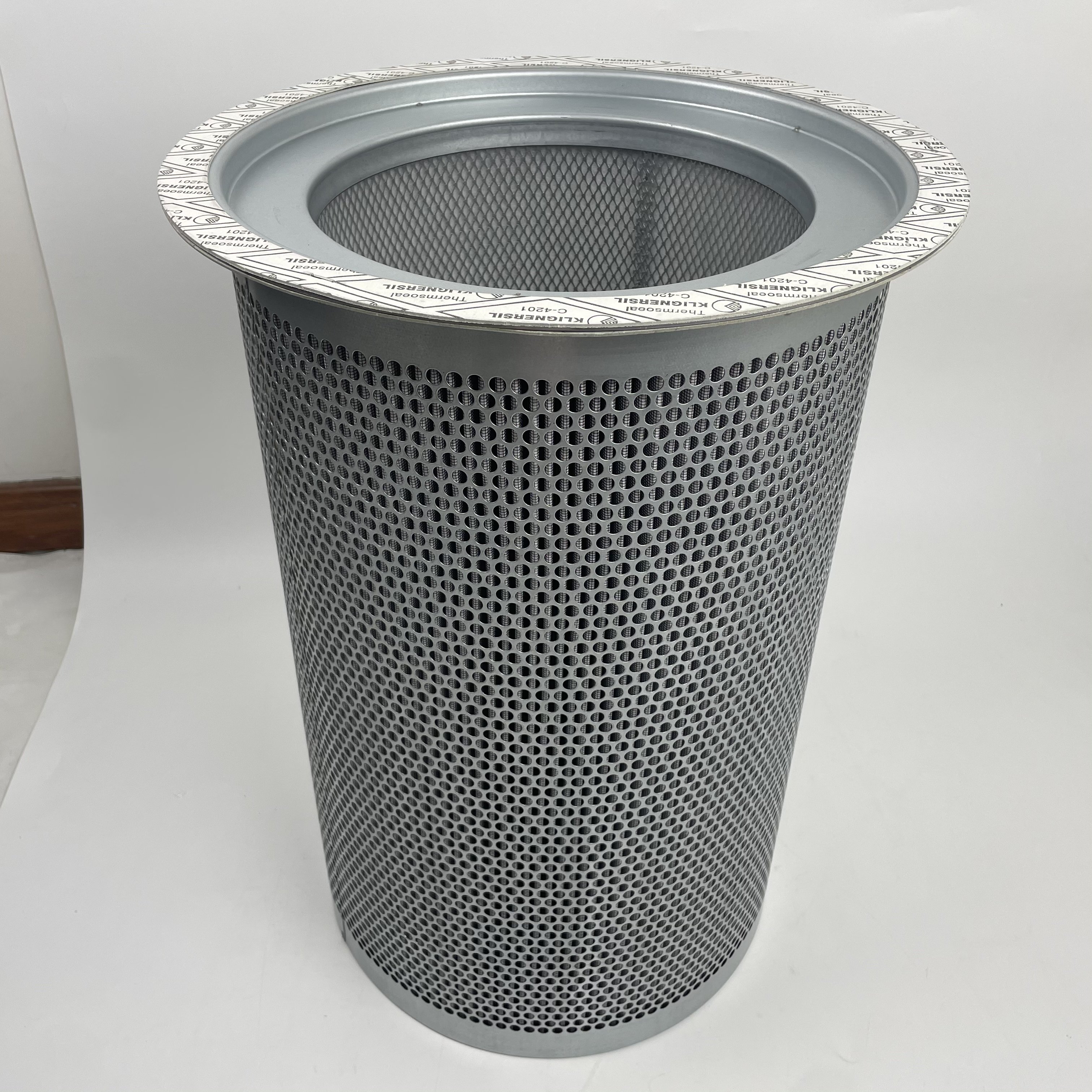 Separate the Oil From the Oil Mixture Discharged From the Crankcase Air Oil Separator Filter 6.3672.2