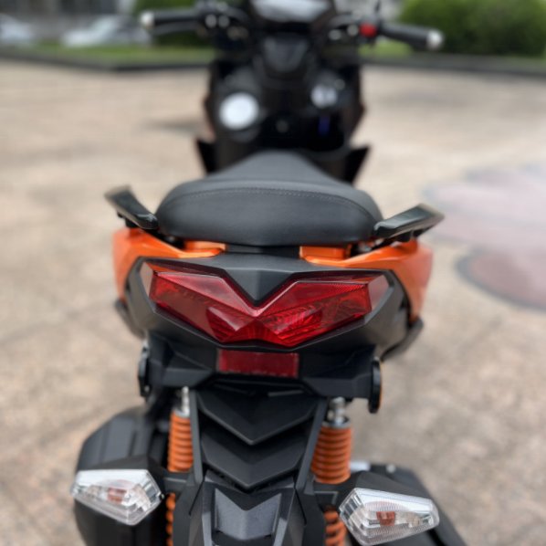 Euro 5 125cc Motorcycle with CBS EFI 4 Stroke Air Cooling Engine Gasoline Scooter 50CC with OTTC