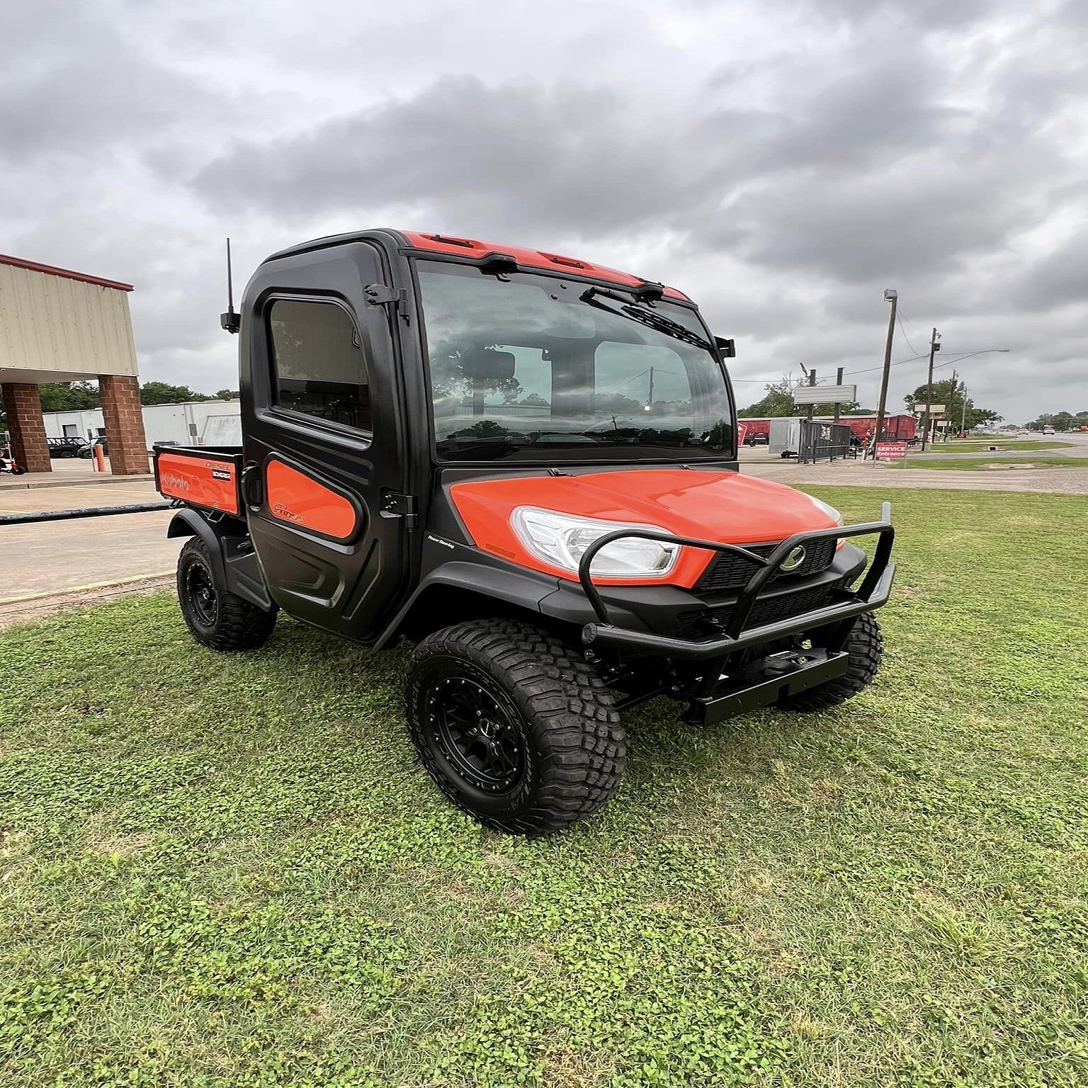 Top Quality Kubota RTV- X1100 C Utility Vehicle 4WD Farm Utility Vehicle Side by Side 4-strokeSingle-Cylinder