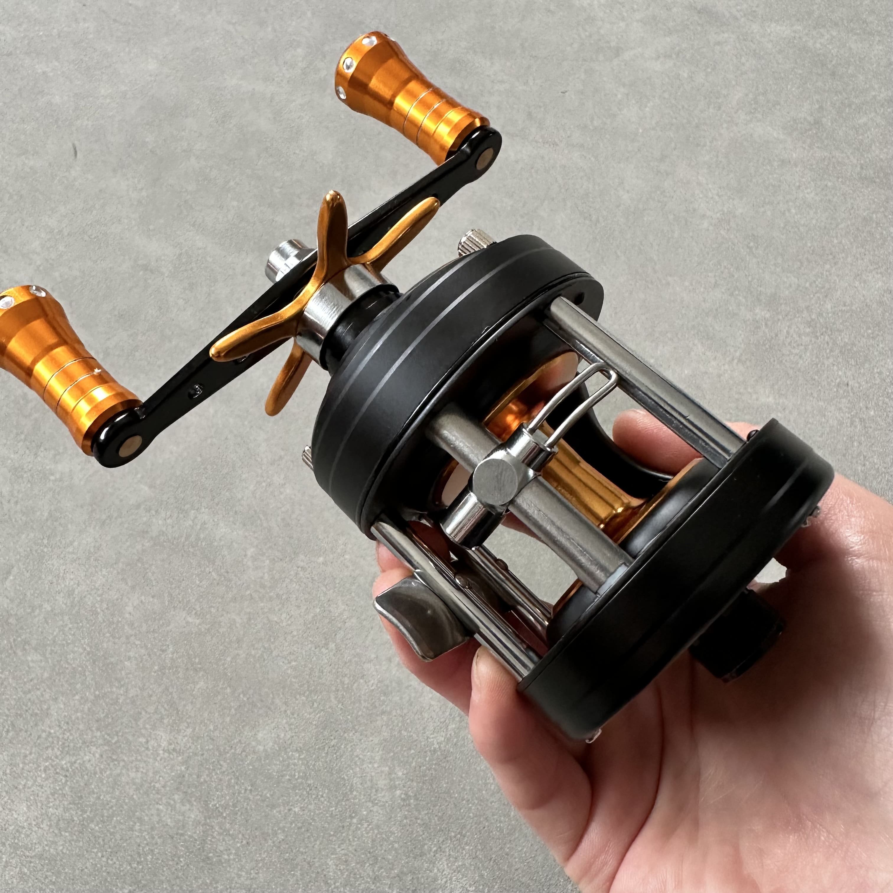 Seehoo Professional Reel Drum Reel CNC Handle Full Metal Body Brakes Round Conventional Inshore Drum Reel for Catfish Pike