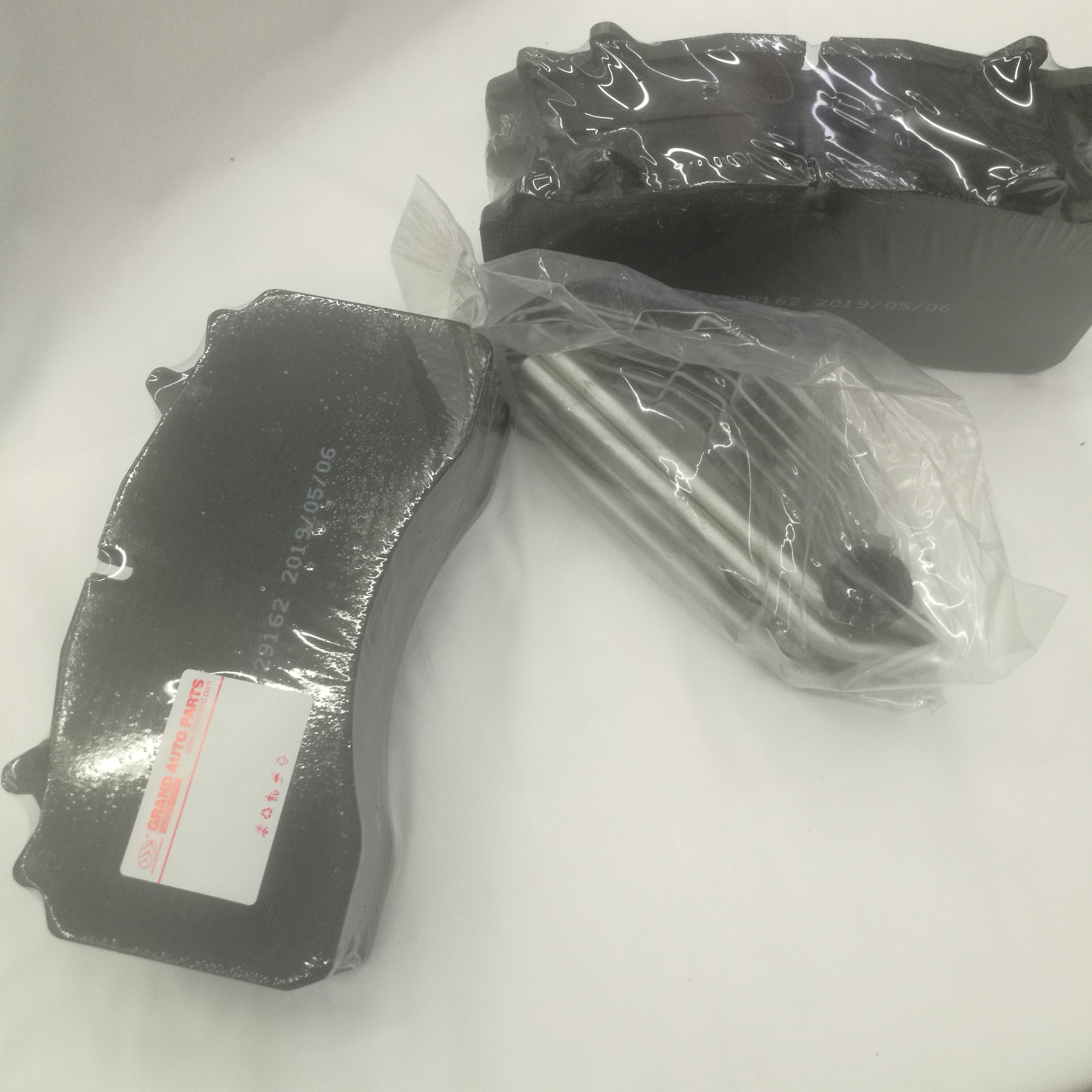 OEM Auto Ceramic Wva 23599 23954 24101 Brake Pad for Citroen C4 5 Peugeot Allowed