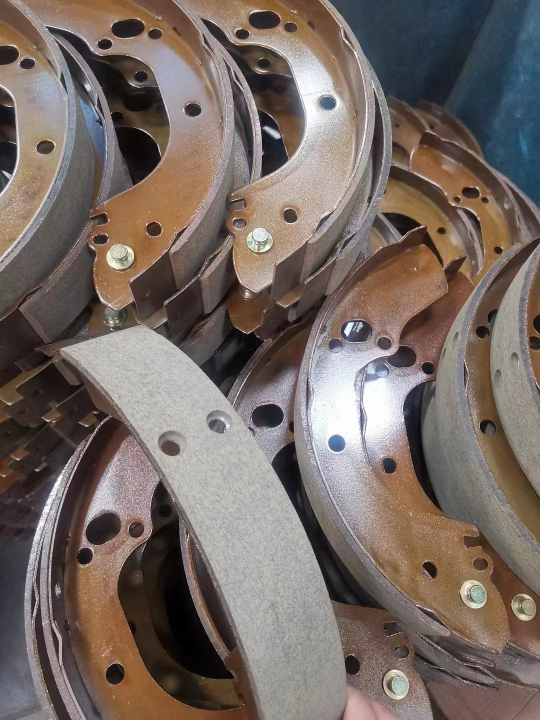 MK11013 Brake Shoe Wholesale Price Car Brake Shoe Belta Fielder Vits K2342 S753 S832 K0713 GS7867 GS8673 for Toyota