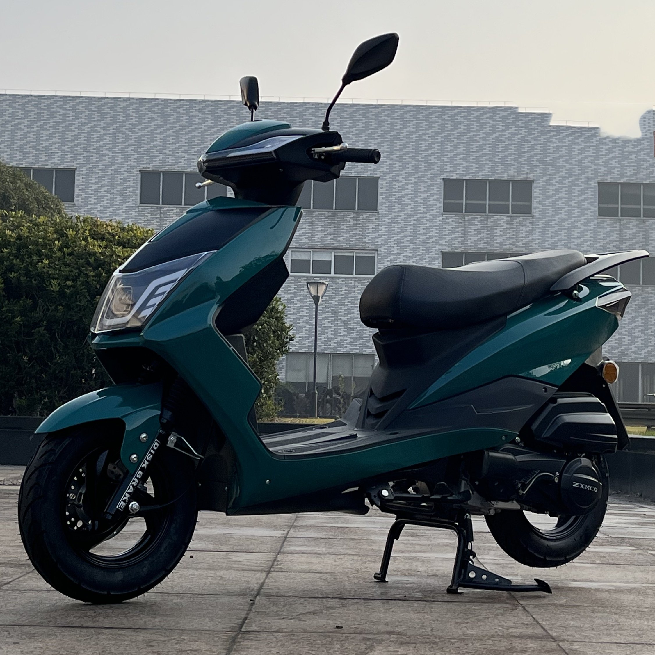 Wholesale Good Performance Price Preference Front Disc and Rear Drum Brakes Gas Powered 50cc Motor Moped 50cc Scooter