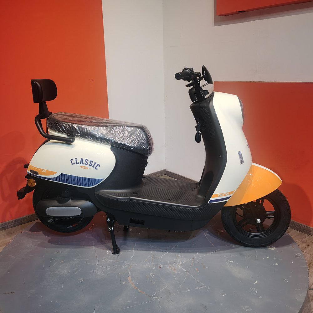 High Speed Disc Brake Fat Tire Electric Scooter 72V 20AH 800W Electric Motorcycle With Pedals