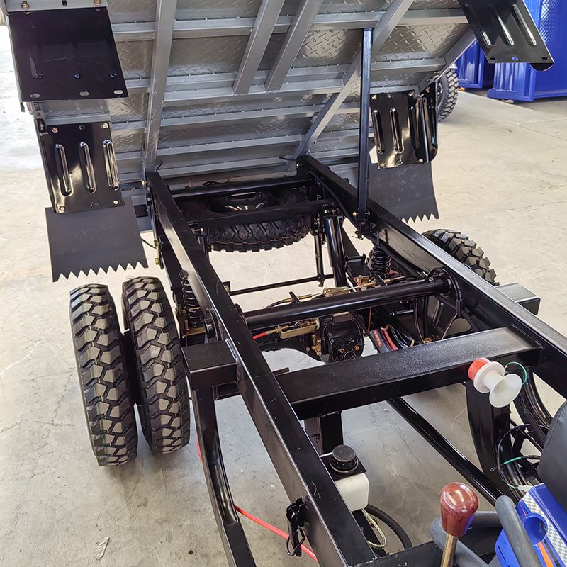 Hot Sale YAOLON 200/250/300CC Dual Water Cooled Three Wheel Motorcycle Tuktuk Motorized Tricycle Cargo