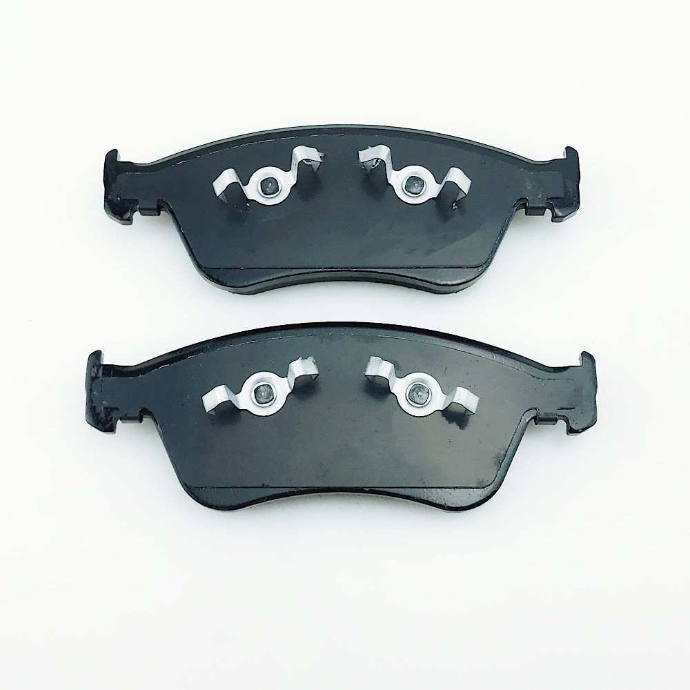2025 New Ceramic Front Brake Pads for Benz auto brake discs car accessories spare parts brake pads D1117 4E0698151