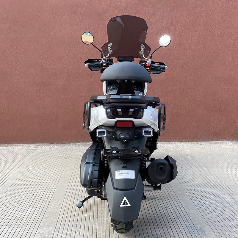 High Quality EPA DOT Tank-3 Model 150CC/200CC Gas Scooter with Air Cooled EFI System Front Rear Disc Brake Max Speed 95km/h