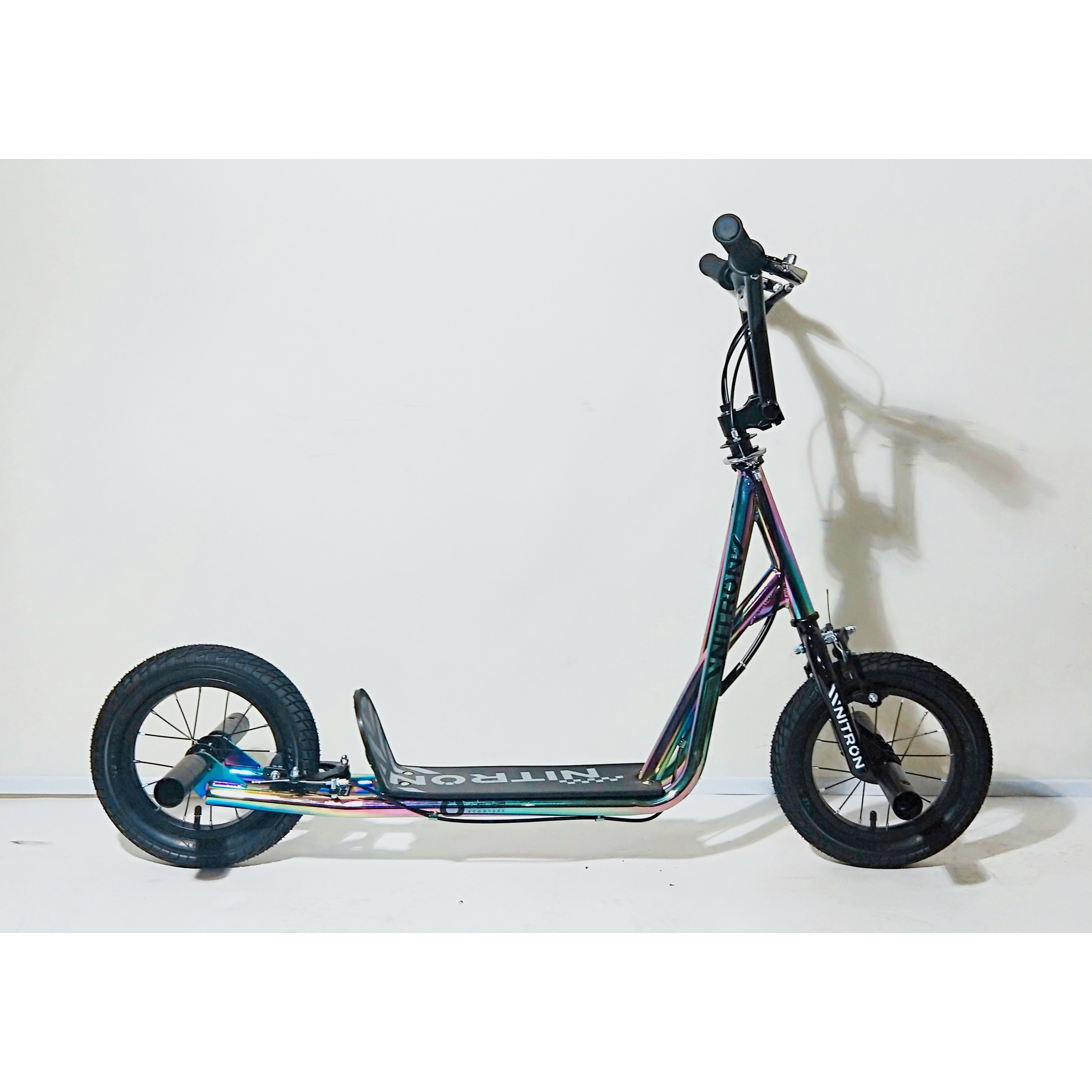 China Cheap Aluminum Kick Scooters Big Wheel Scooters for Adults and Teenagers With Light