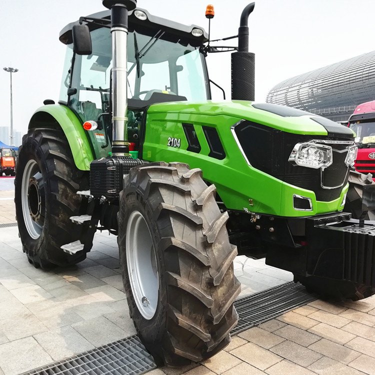 Powerful Farm Tractors Made in China 210hp with Cabin and Dual Wheels on Large Tractors