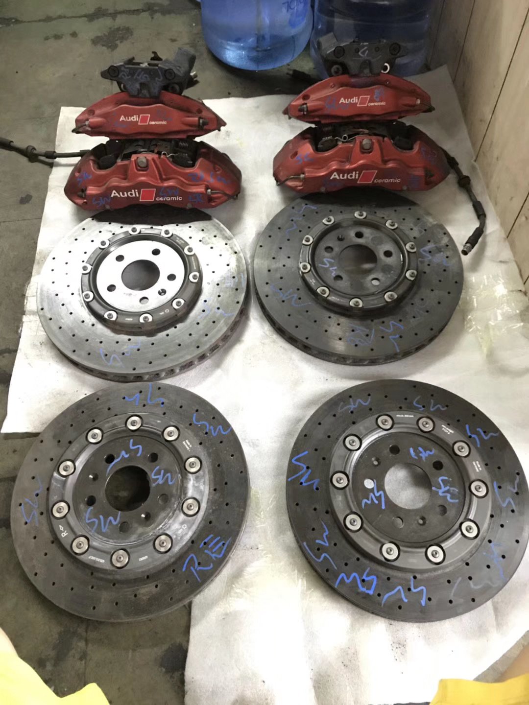 Original Second Hand Auto Brake Disc and Brake Caliper for AUDI R8 OEM 420615107B 420615108B 420615301D 420615407G 42061540