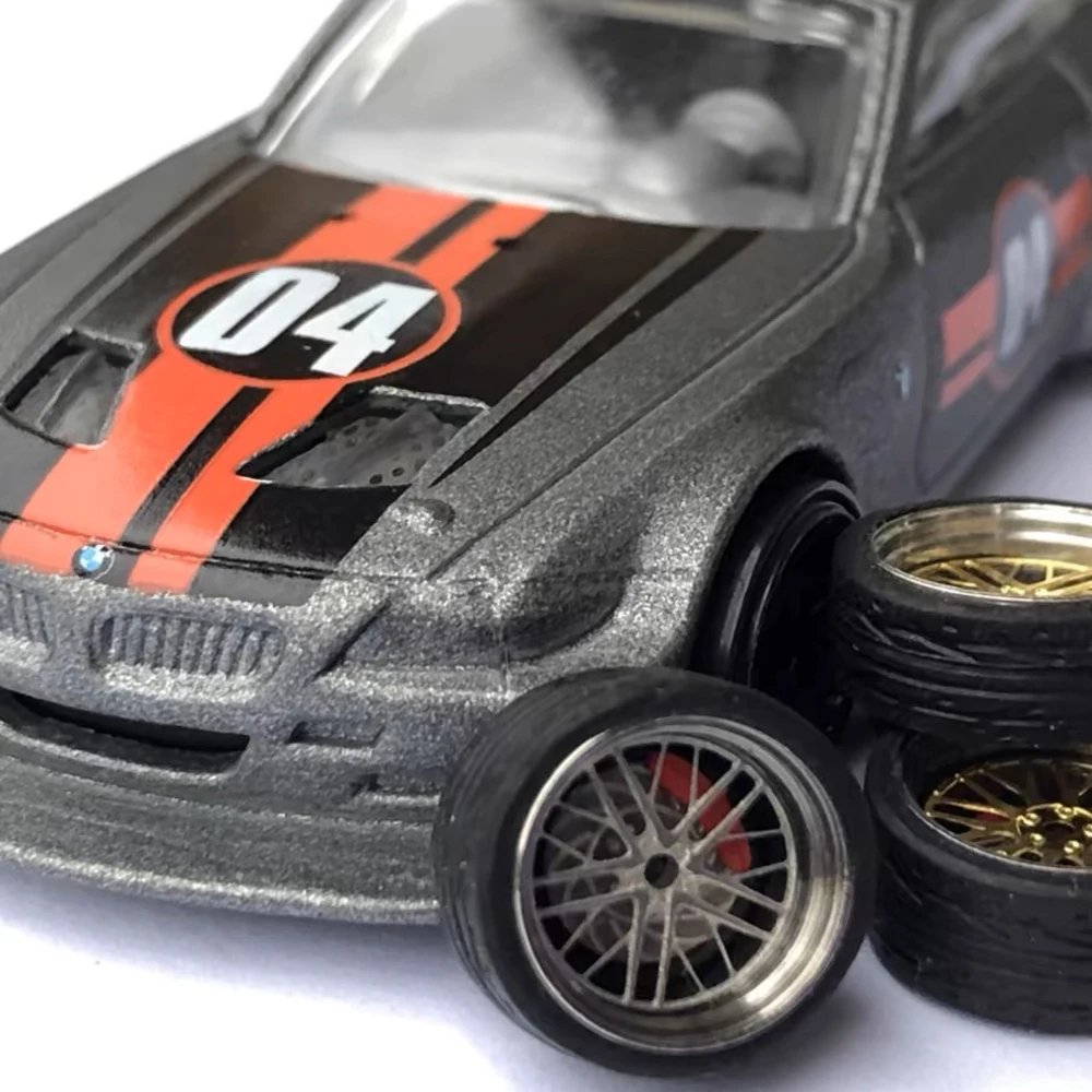 Wholesale 11mm 1:64 DIecast Alloy Car Modified Wheel Caliper Hub with Brake Disc Rubber Tire Parts