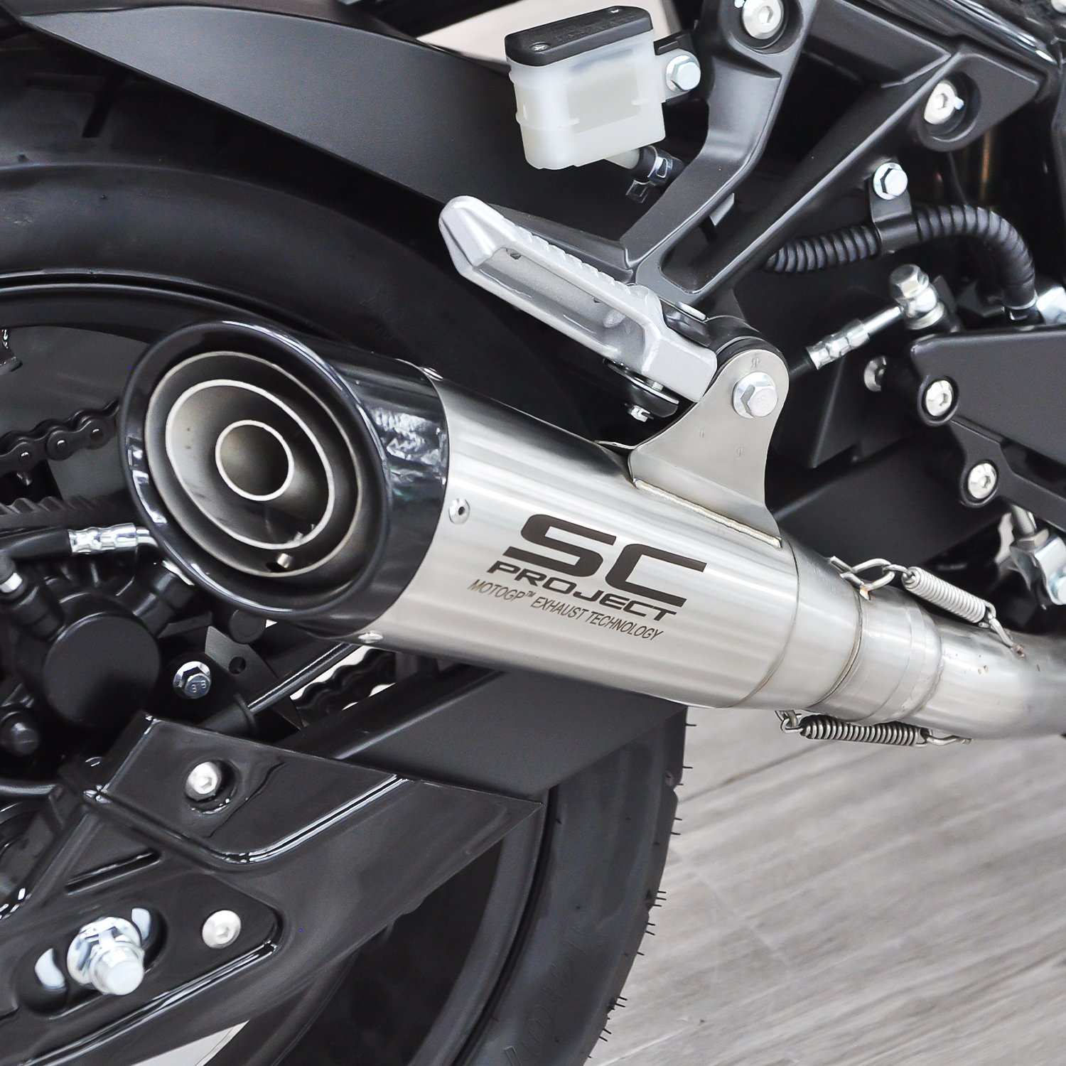 Low Price Wholesale White High Performance 2 Wheel Classic Adult Racing Gasoline Motorcycle