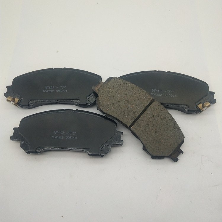 Front Ceramic Brake Pads D1060-4BA0A D1737 for NISSAN QASHQAI RENAULT KADJAR