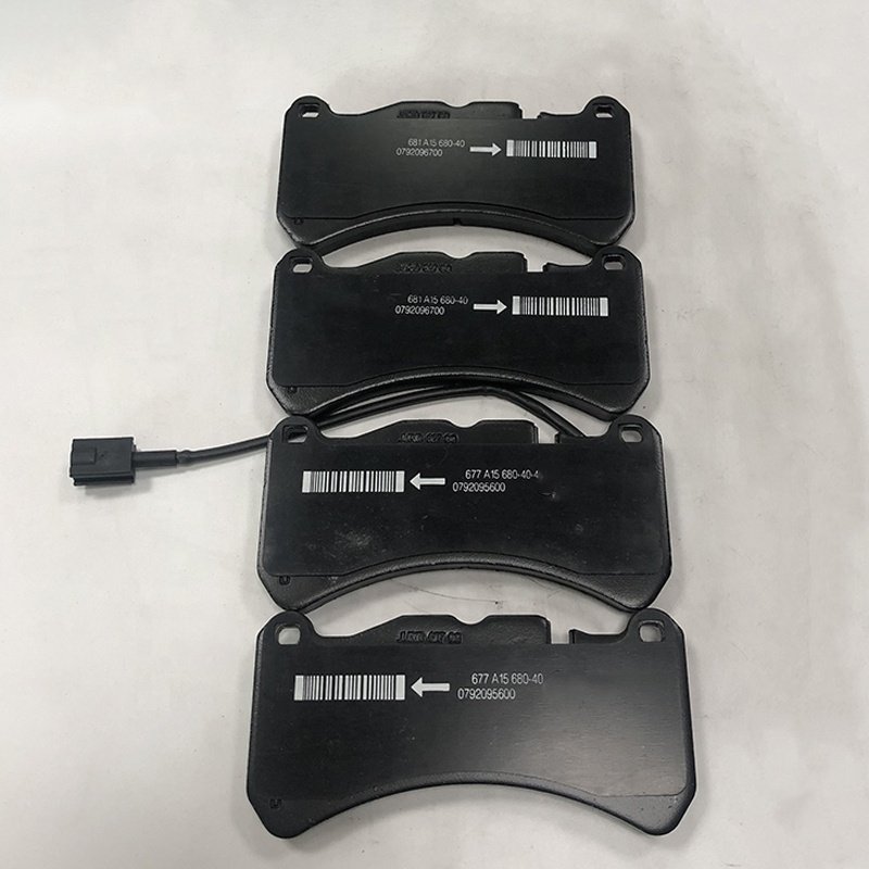 Front Car Wheel Disc Brake Pads OEM 980156013 673012041 for Maserati SQ4